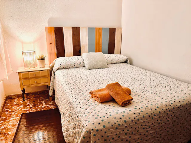 Private room in Carrer de Sant Mateu, Alicante (1684586) room image 1