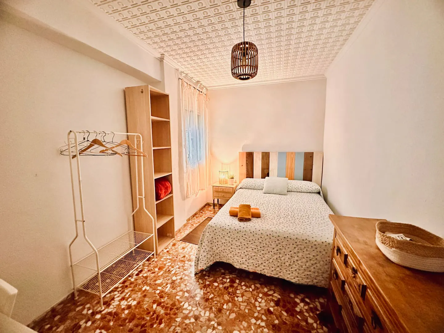 Private room in Carrer de Sant Mateu, Alicante 1