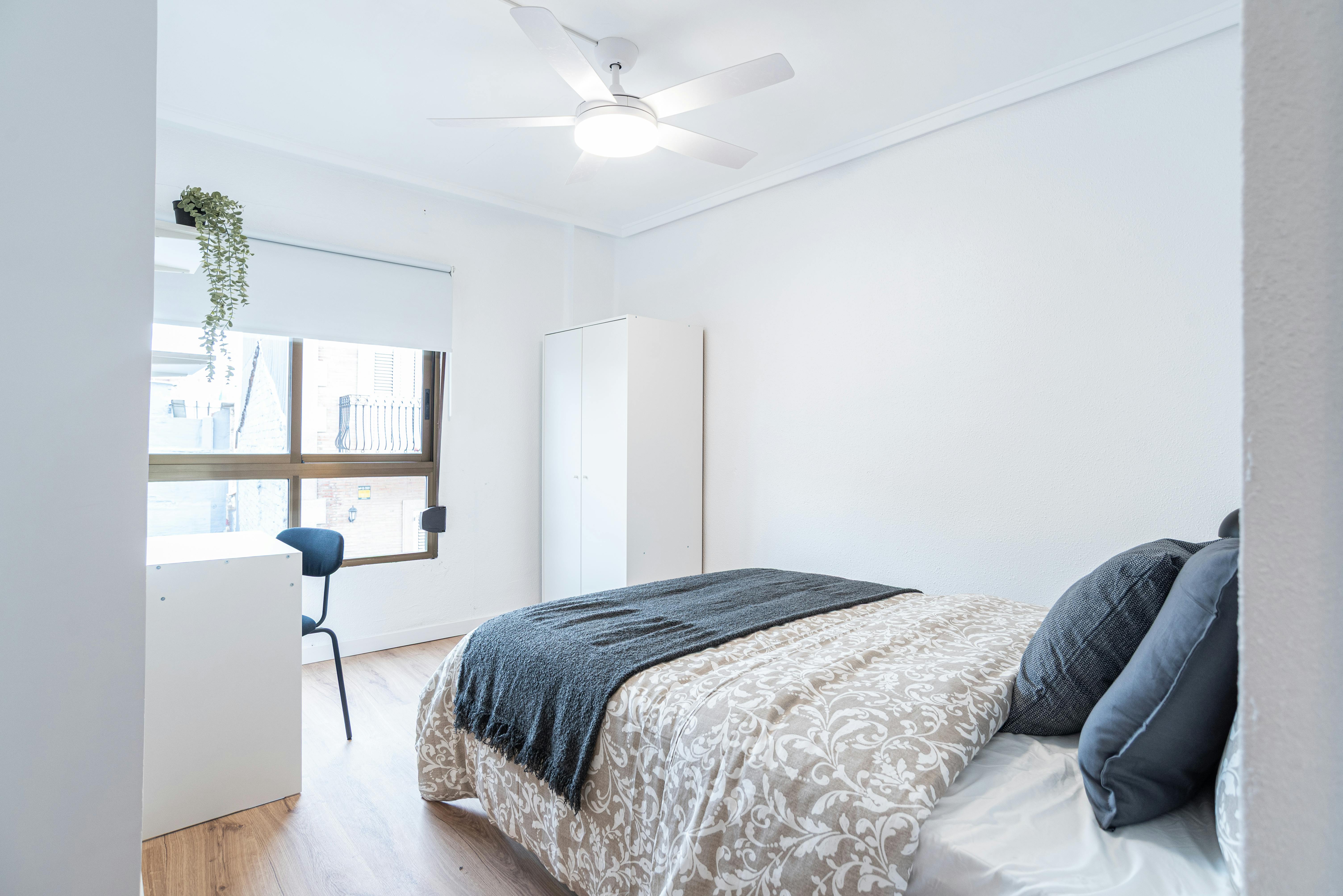 Habitación privada en alquiler por 310 € al mes en Silla, Carrer de València