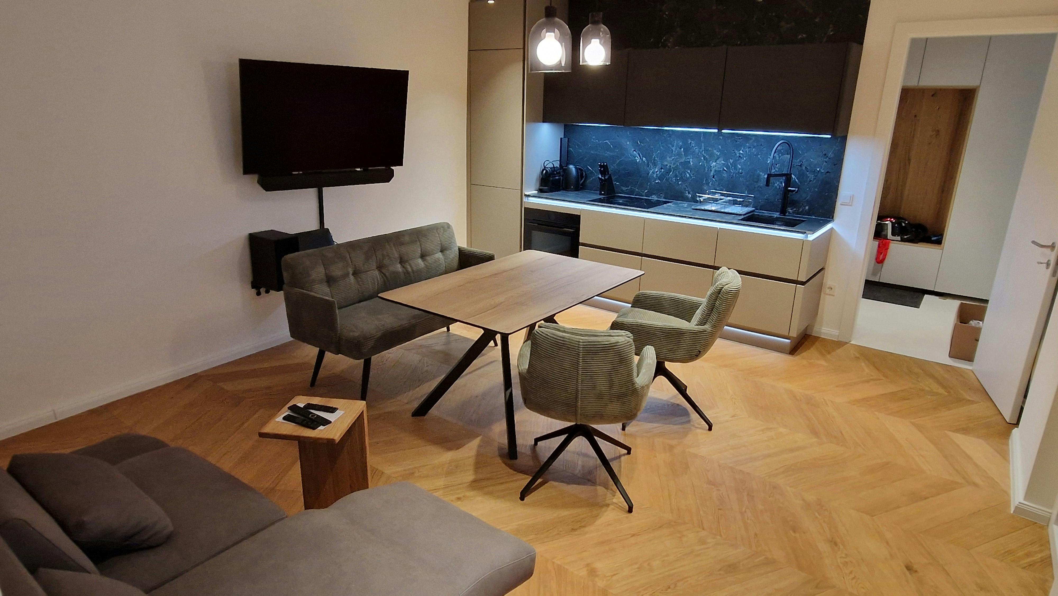 Appartement te huur voor € 1.900 per maand in Vienna, Zollergasse