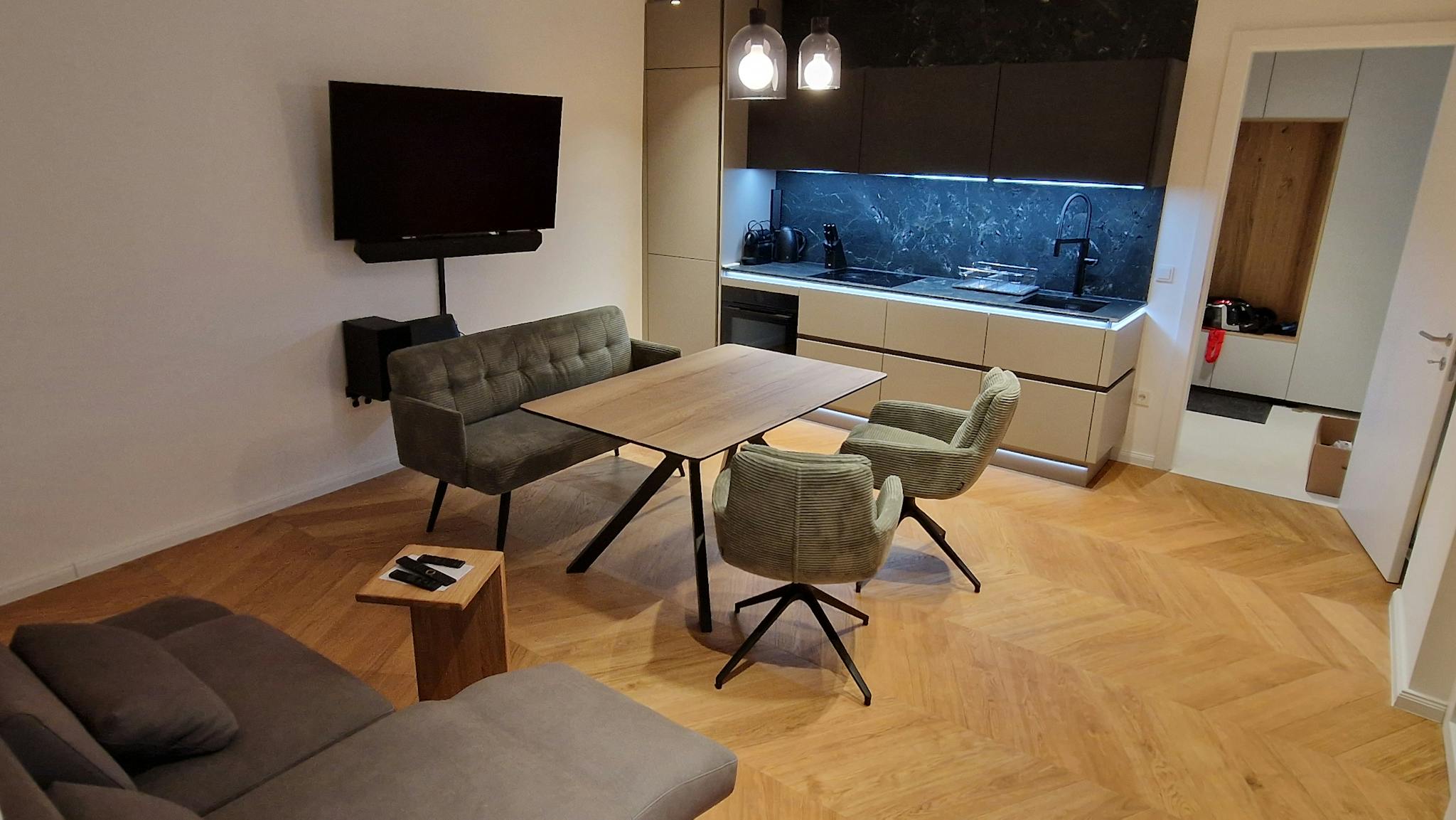 Zollergasse, Vienna preview