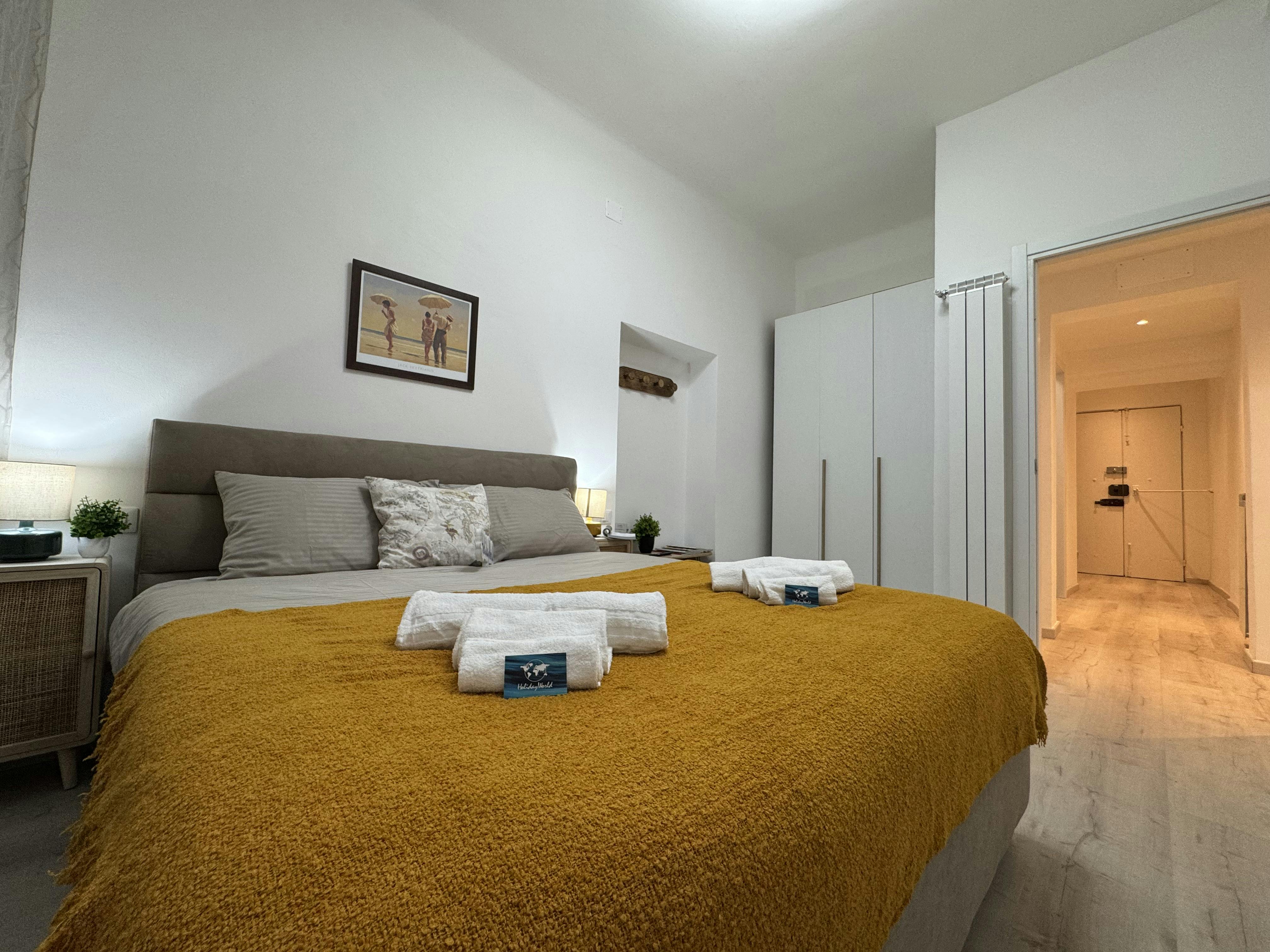 Apartment for rent for €2,453 per month in Genoa, Salita Pollaiuoli