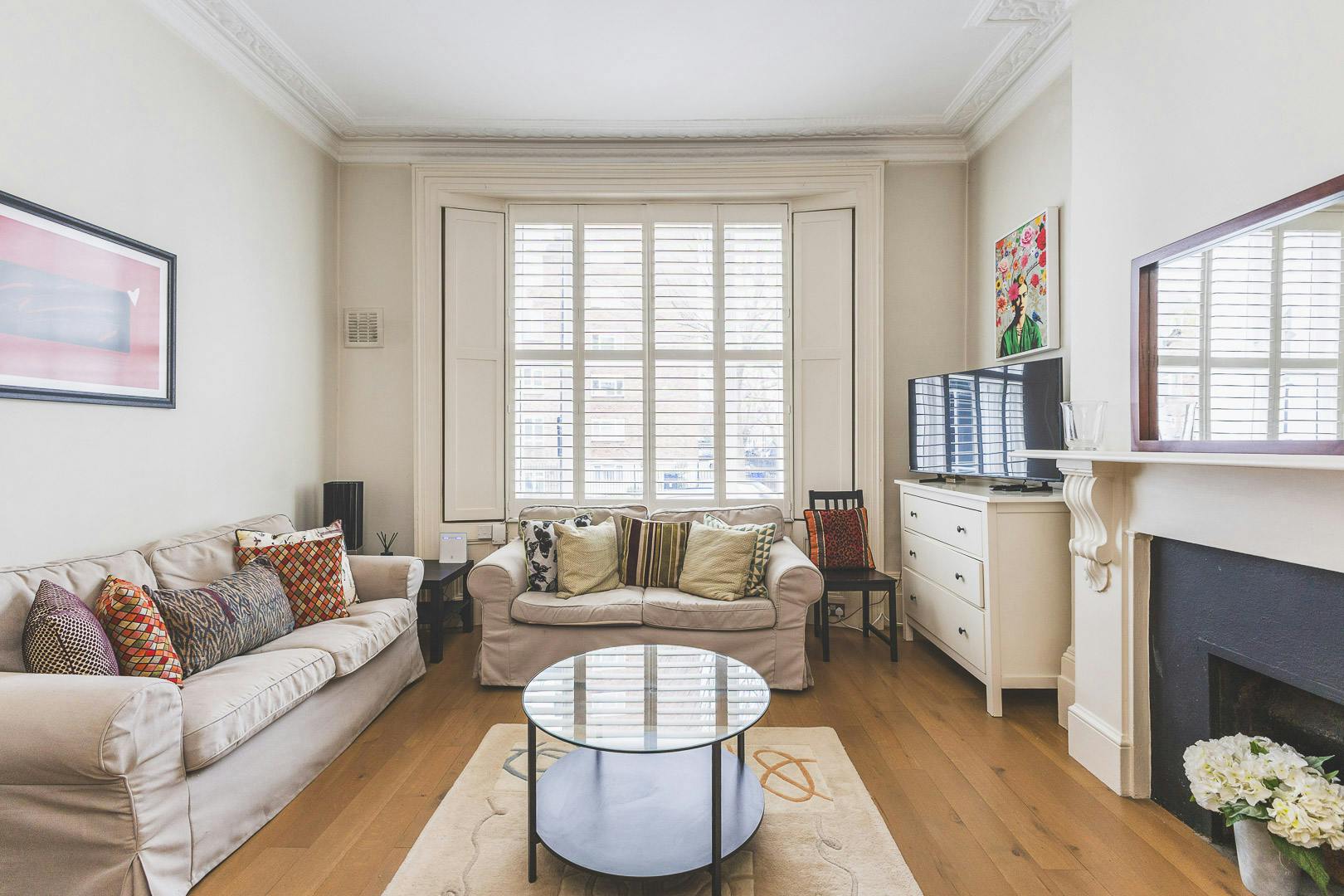 Apartment for rent for £3,696 per month in London, Colville Road