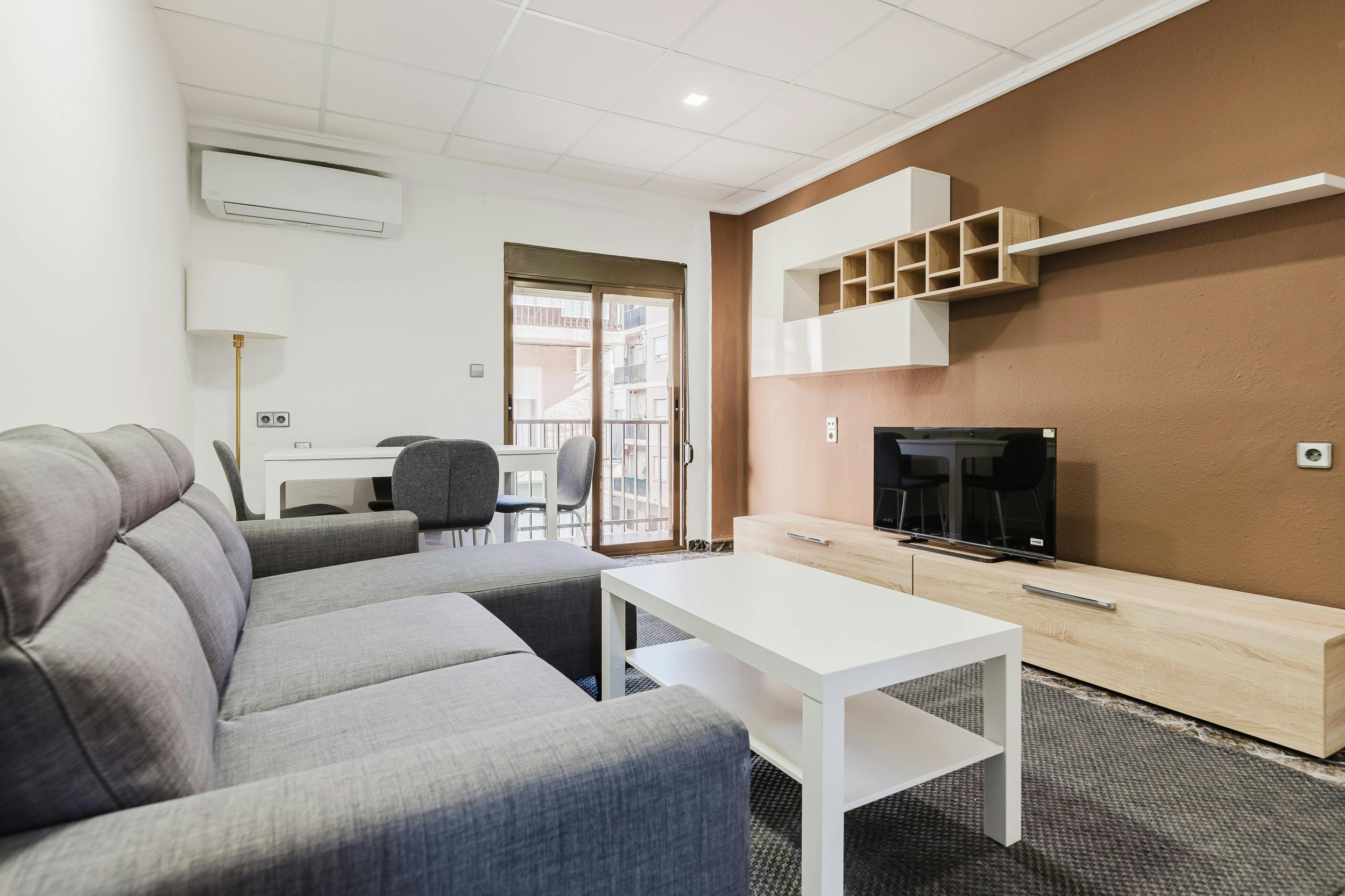 Квартира сдается в аренду за 1 200 € в месяц в Burjassot, Carrer del Capità Uribarry