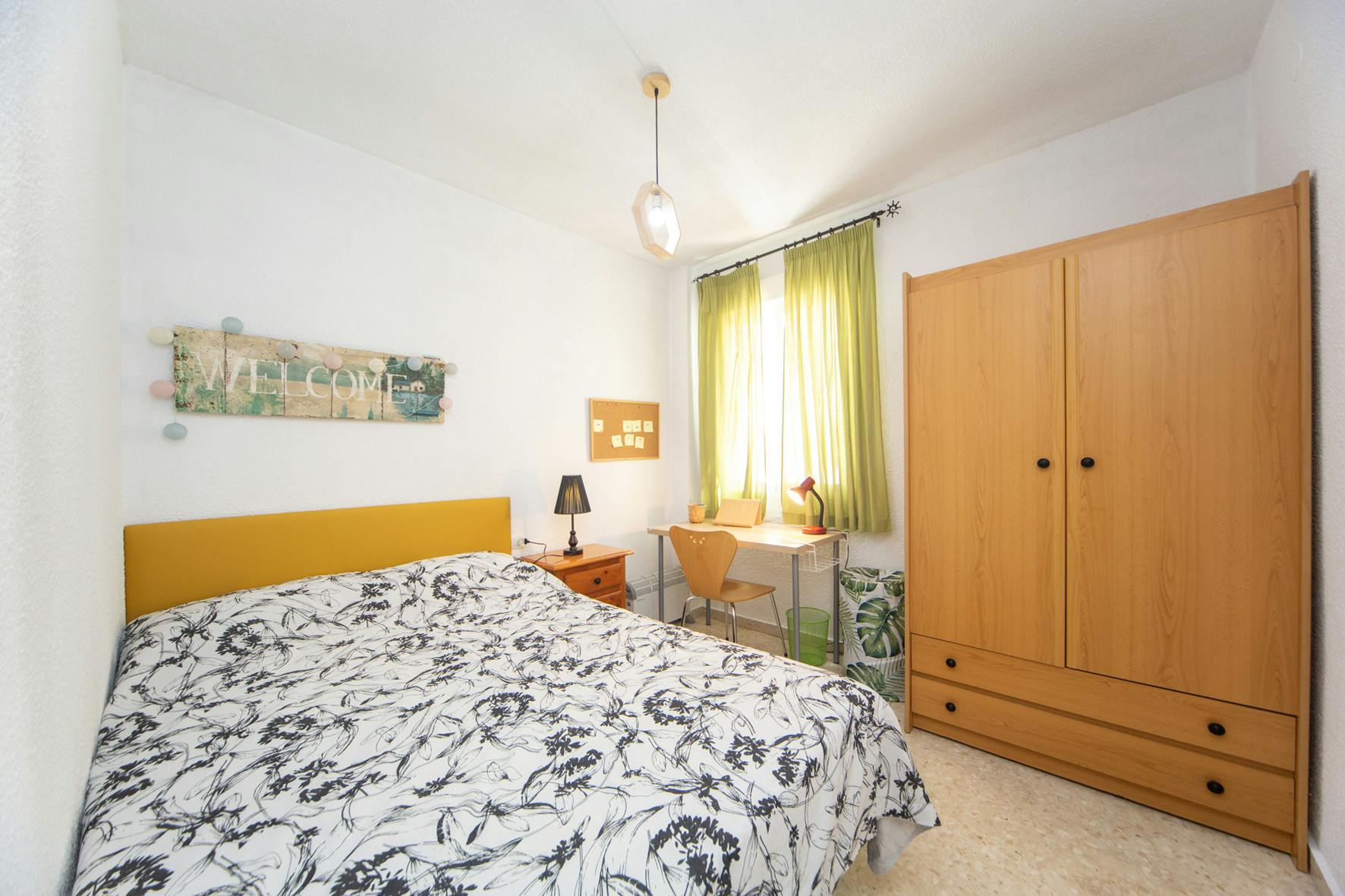 Calle Carmenes de Gadeo, Granada preview