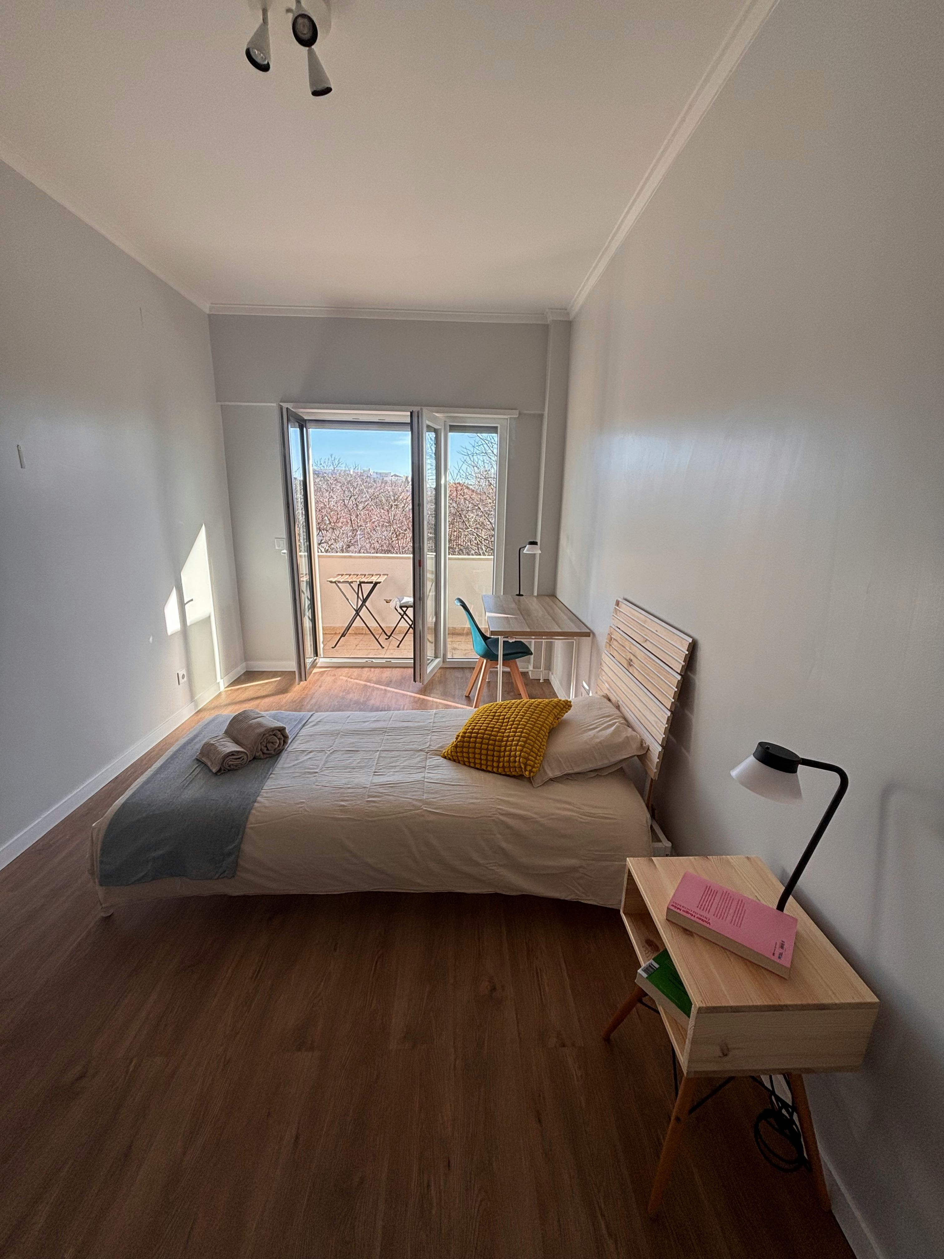 Private room for rent for €550 per month in Lisbon, Rua de Dona Estefânia