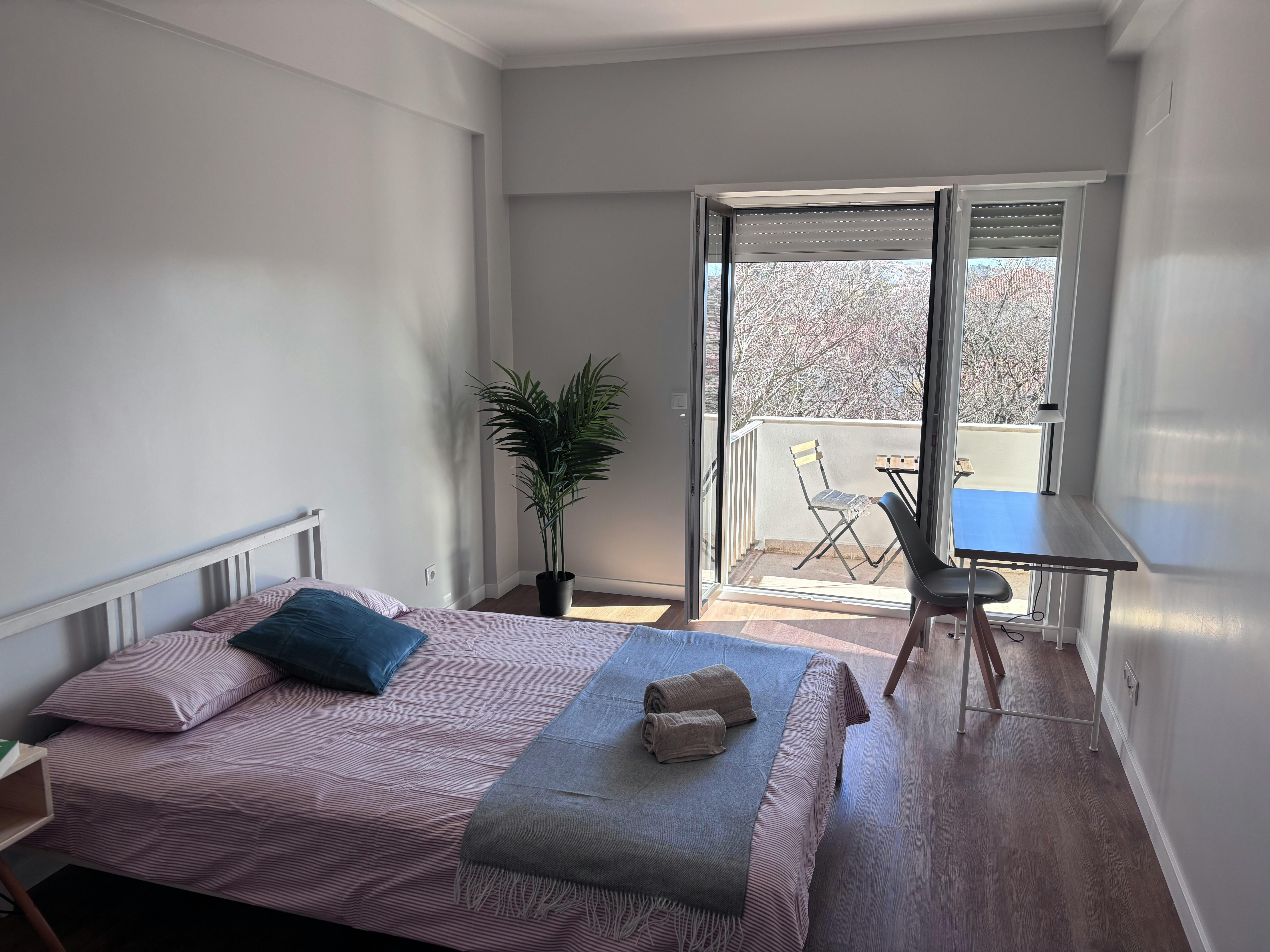 Rua de Dona Estefânia, Lisbon preview