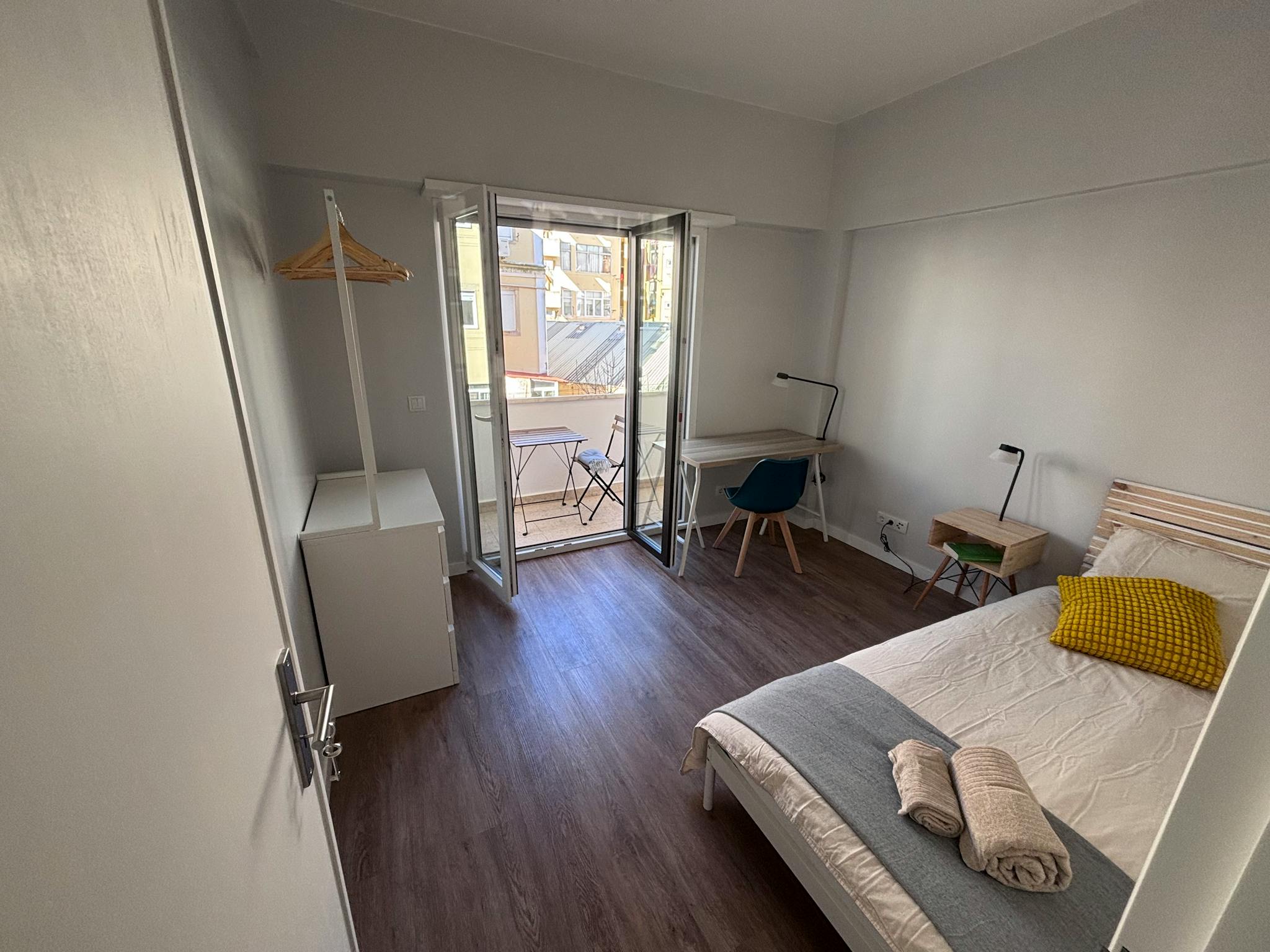 Rua de Dona Estefânia, Lisbon preview