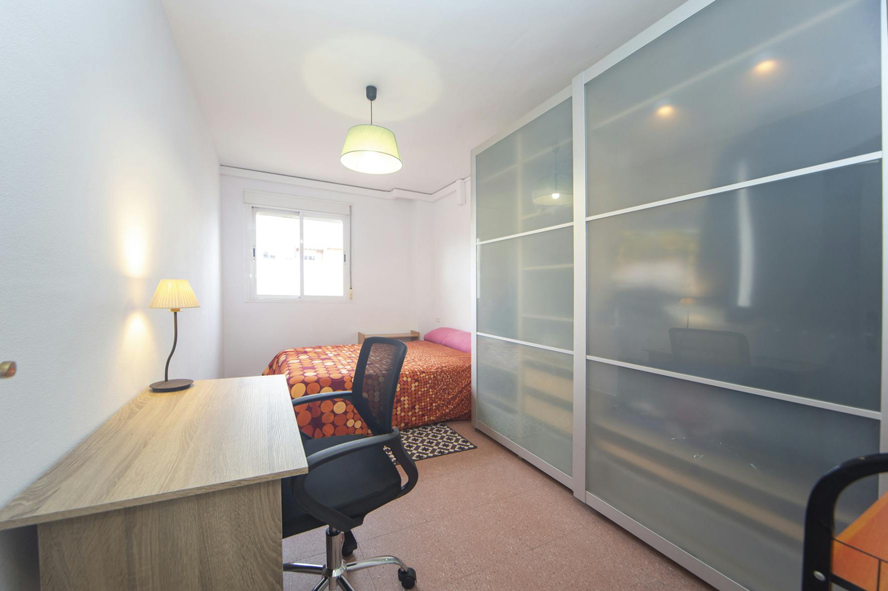 Calle Santiago de la Espada, Granada preview