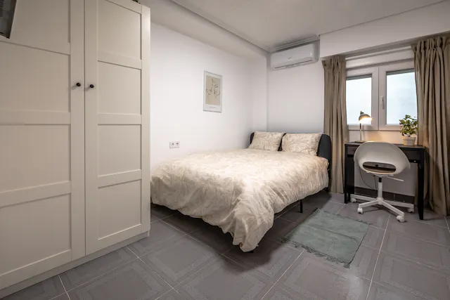 Private room in Carrer d'Escalante, Valencia (1684898) room image 1