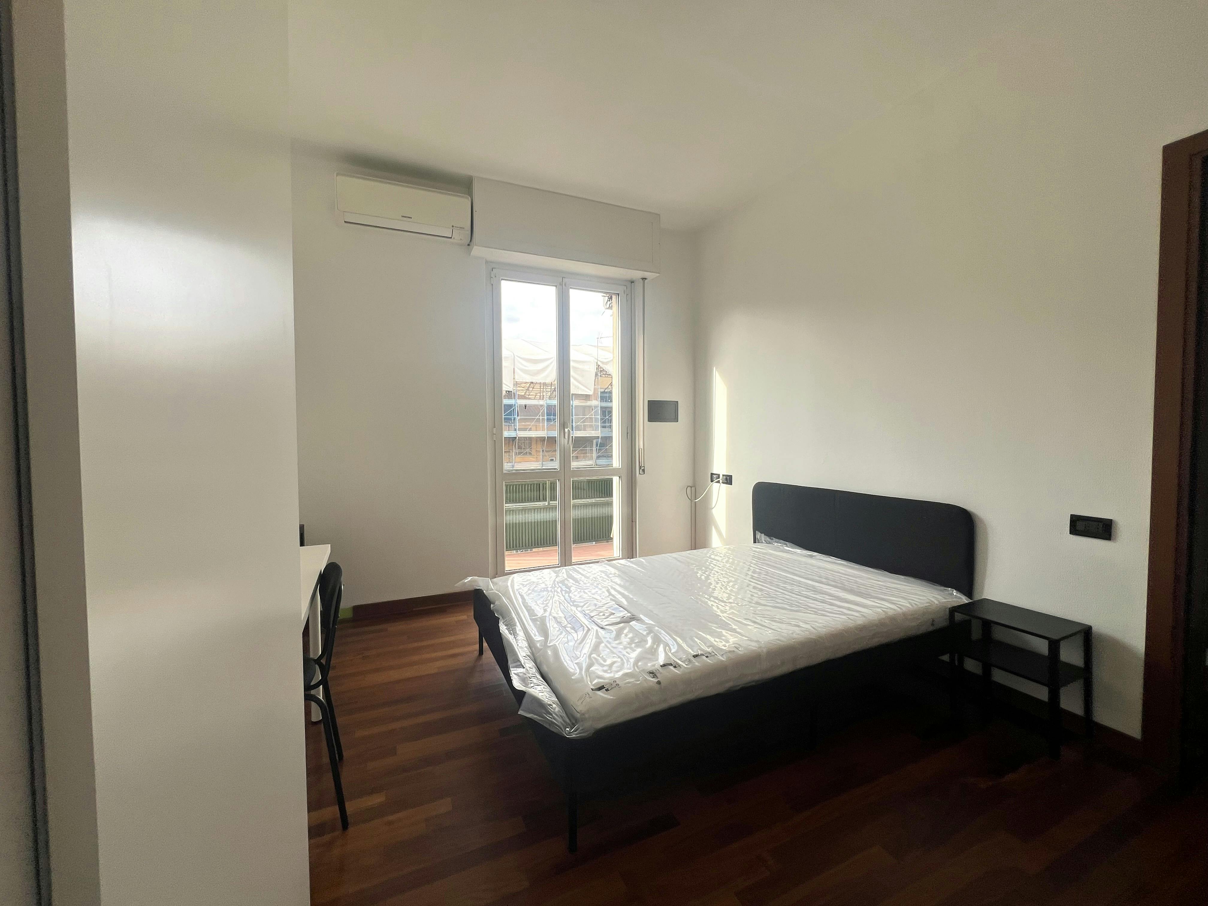Appartement te huur voor € 1.300 per maand in Milan, Via Baldo degli Ubaldi