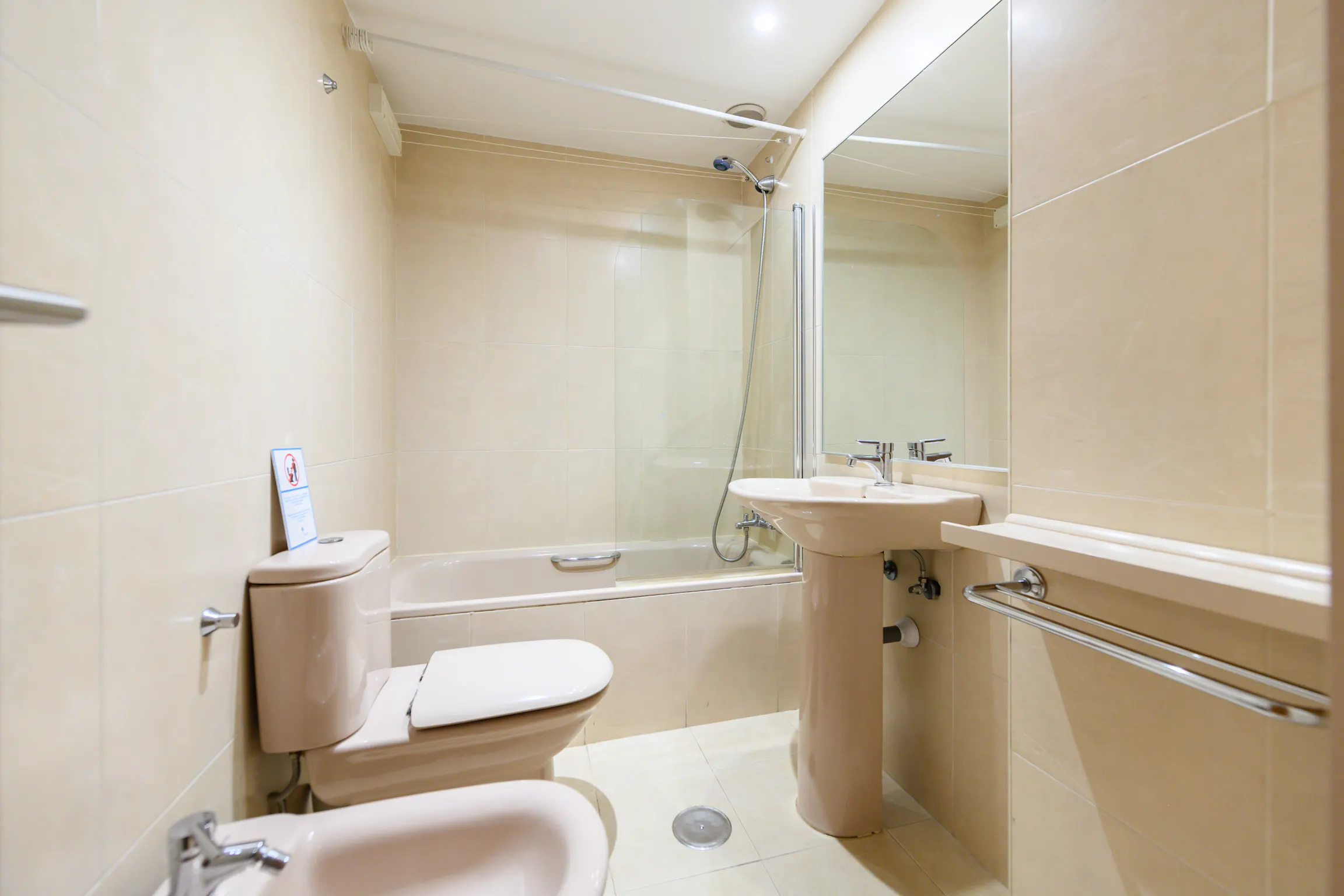 1-Bedroom Apartment in Calle de Samaniego, Madrid (1685036) ROOM 2