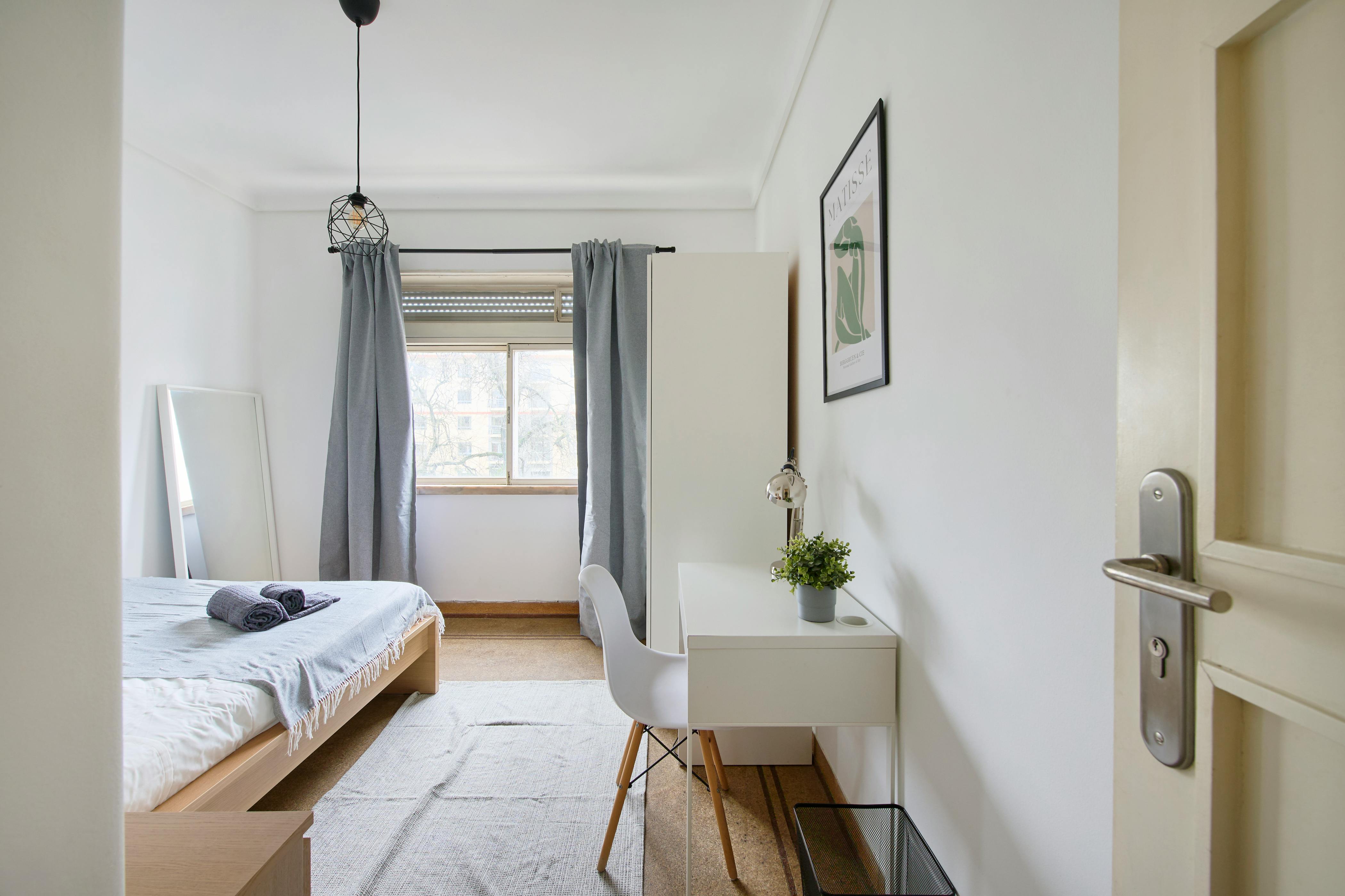 Private room for rent for €475 per month in Lisbon, Rua Cidade de Cabinda