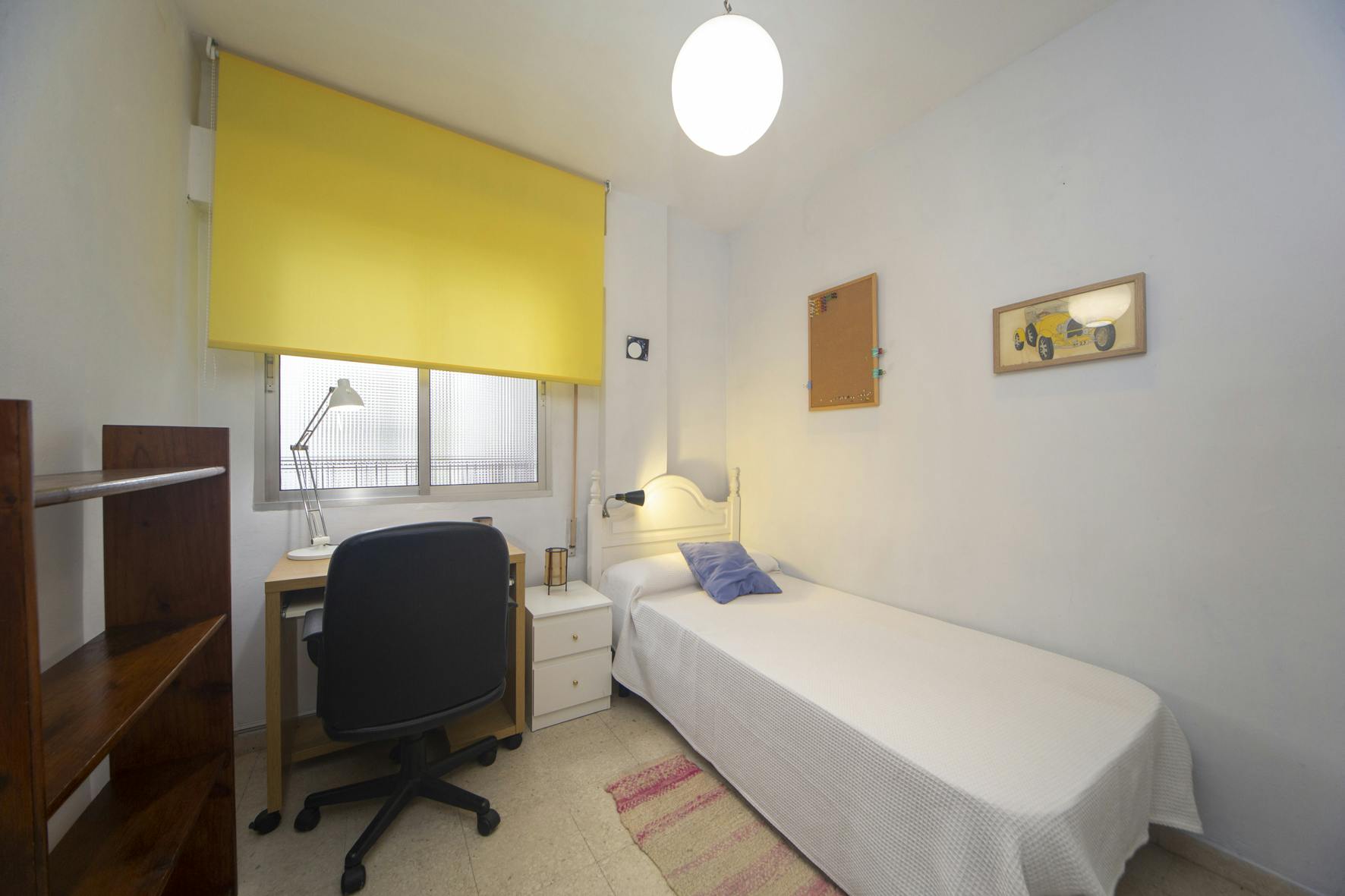 Pokój prywatny do wynajęcia za 300 € miesięcznie w mieście Granada, Calle Cañaveral