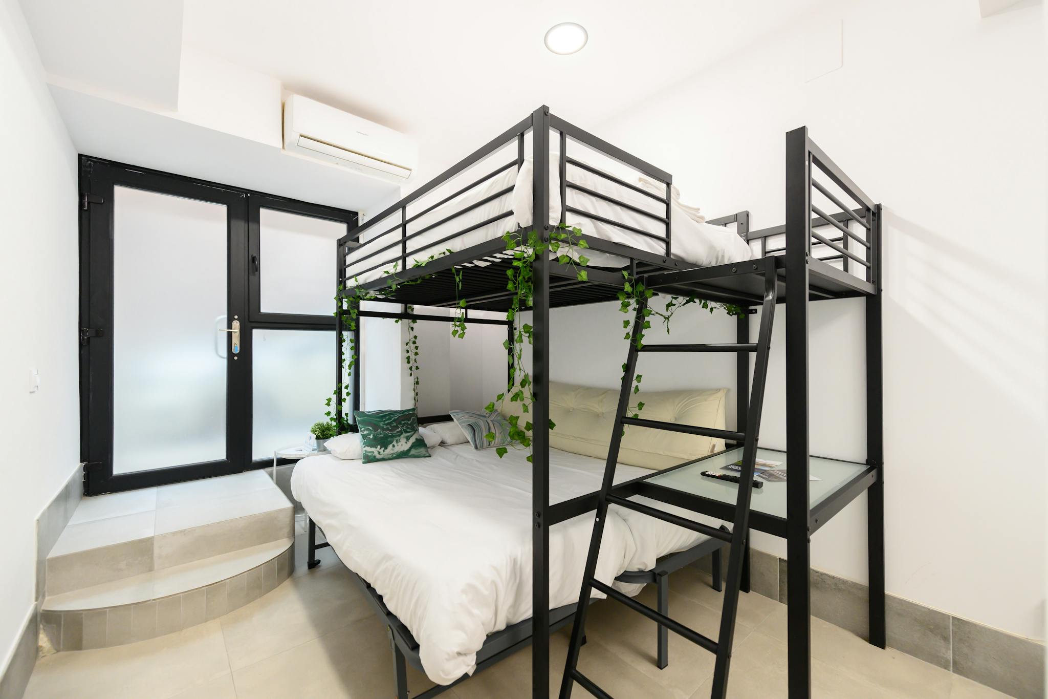 Calle de Rafael Juan y Seva, Madrid preview