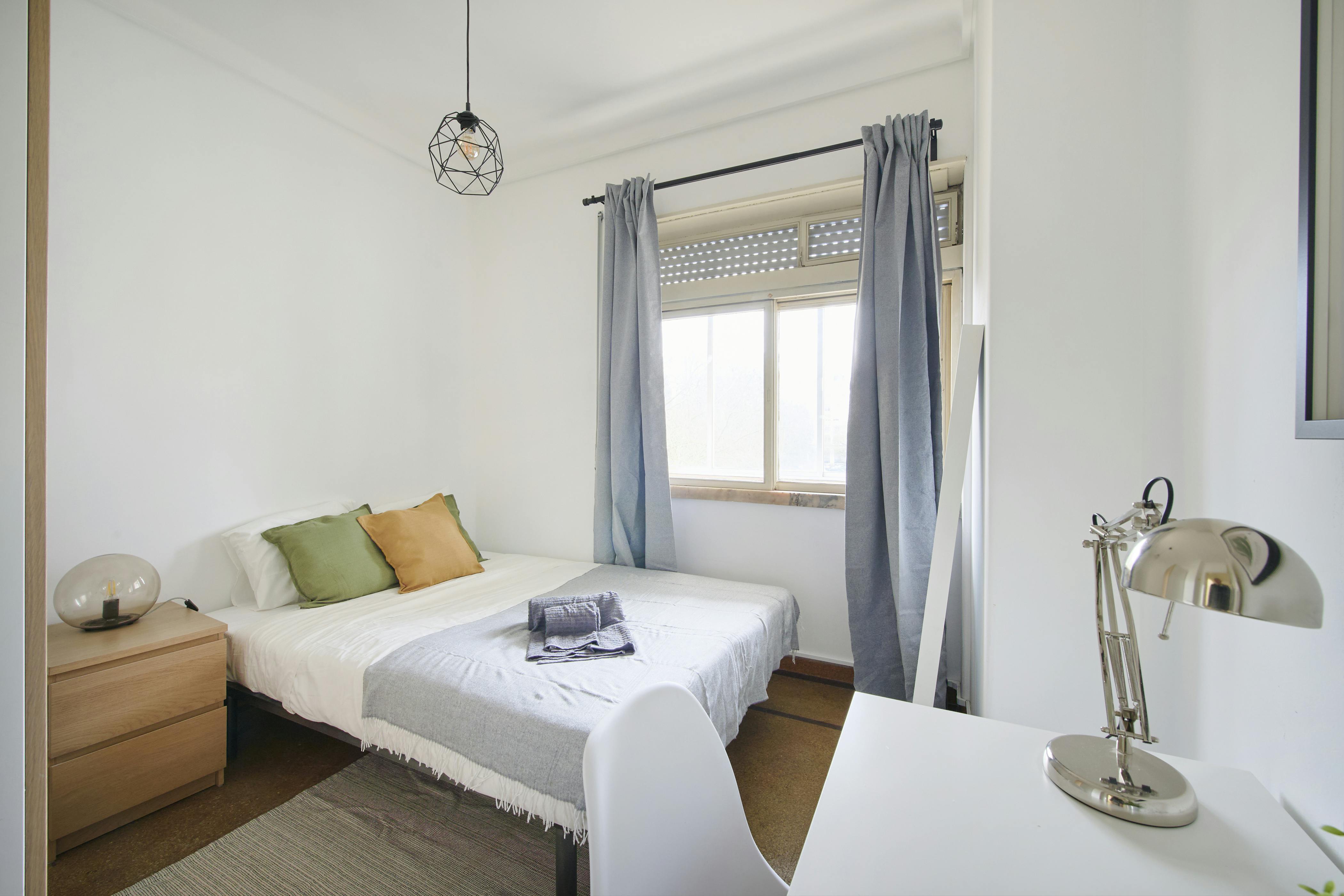 Private room for rent for €475 per month in Lisbon, Rua Cidade de Cabinda