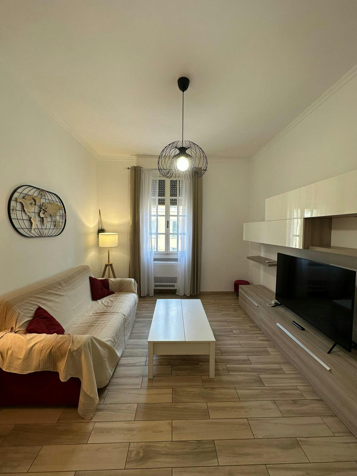 Gebouw te huur voor € 1.750 per maand in Rome, Via Raimondo Montecuccoli