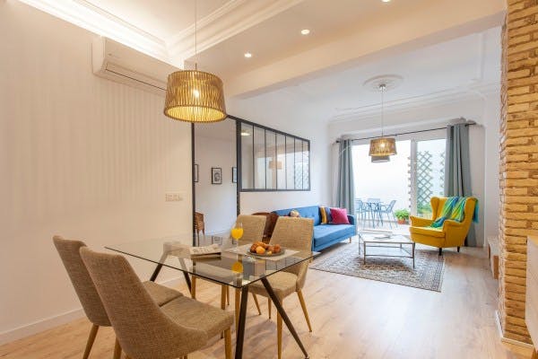 Appartement te huur voor € 2.050 per maand in Valencia, Carrer de Pere Bonfill