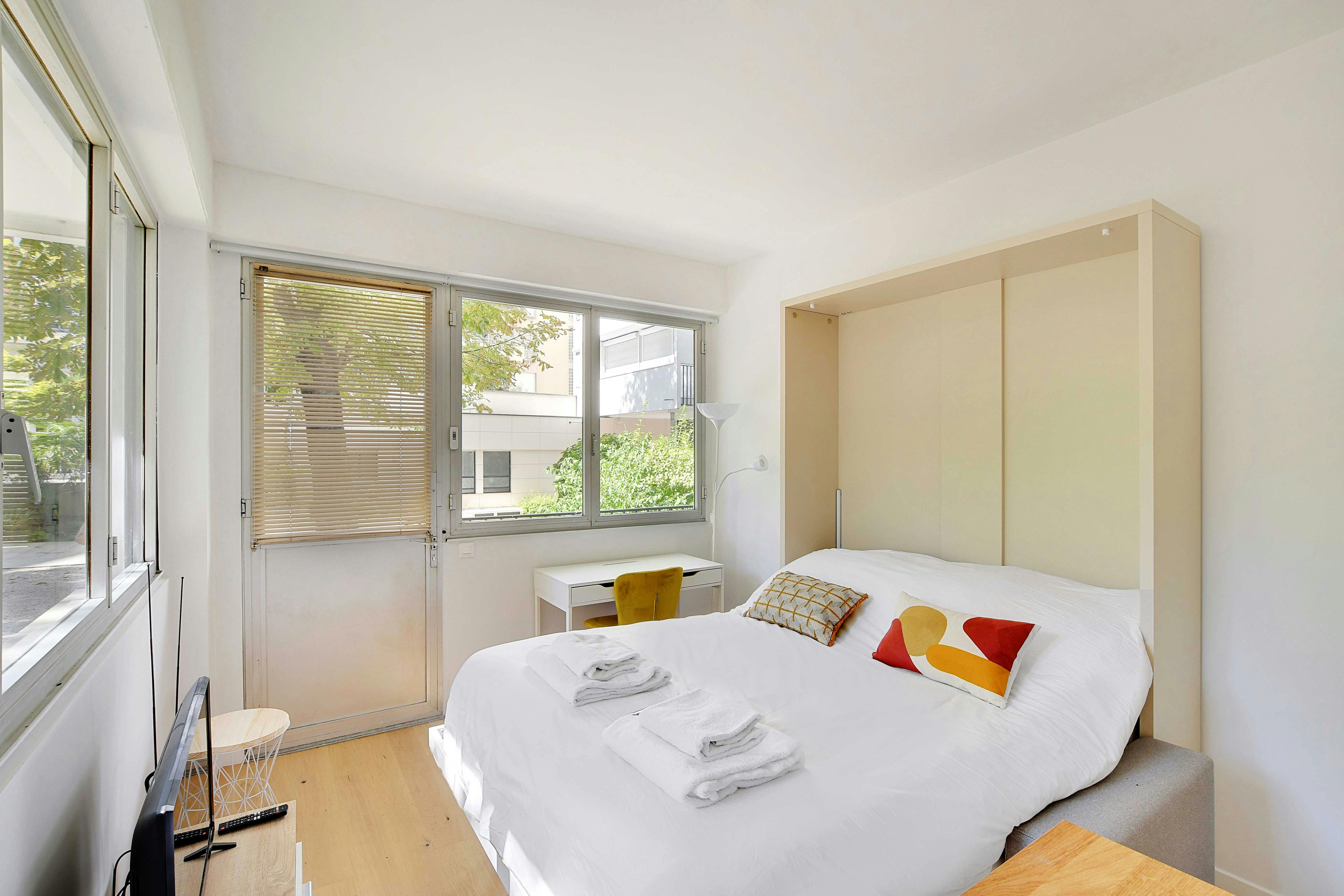 Rue des Belles Feuilles, Paris preview