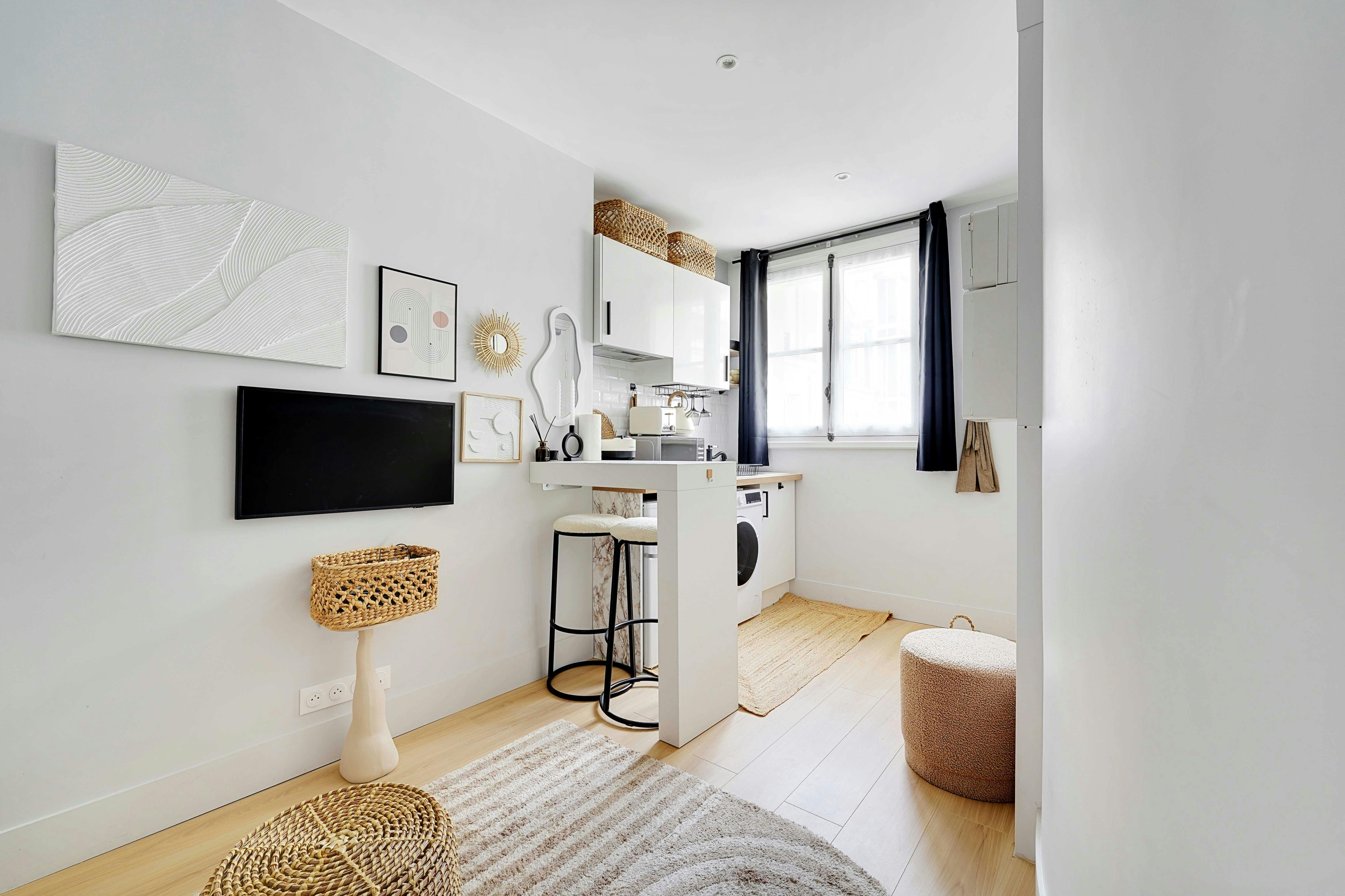 Rue Saint-Honoré, Paris preview