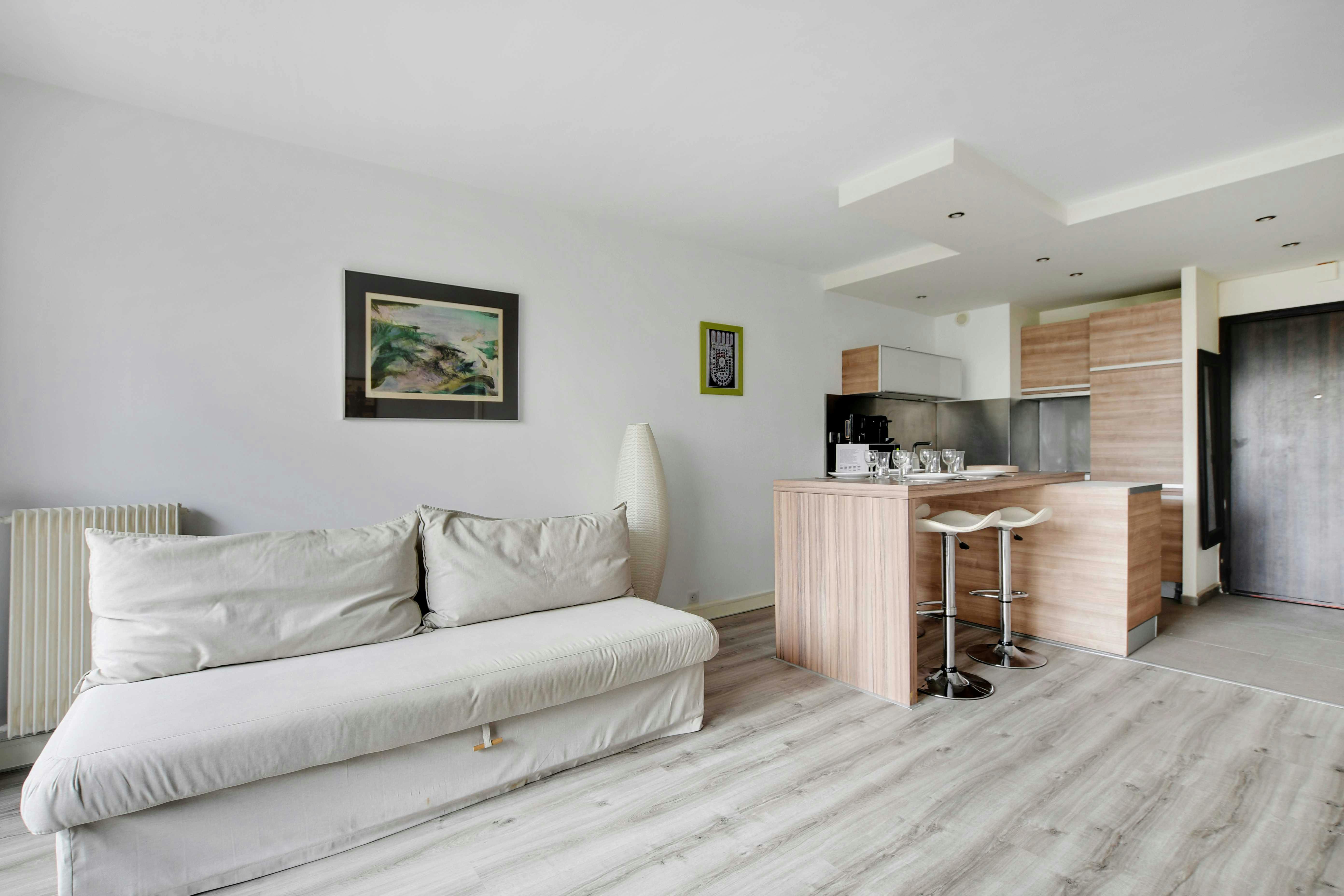 Rue d'Armenonville, Paris preview