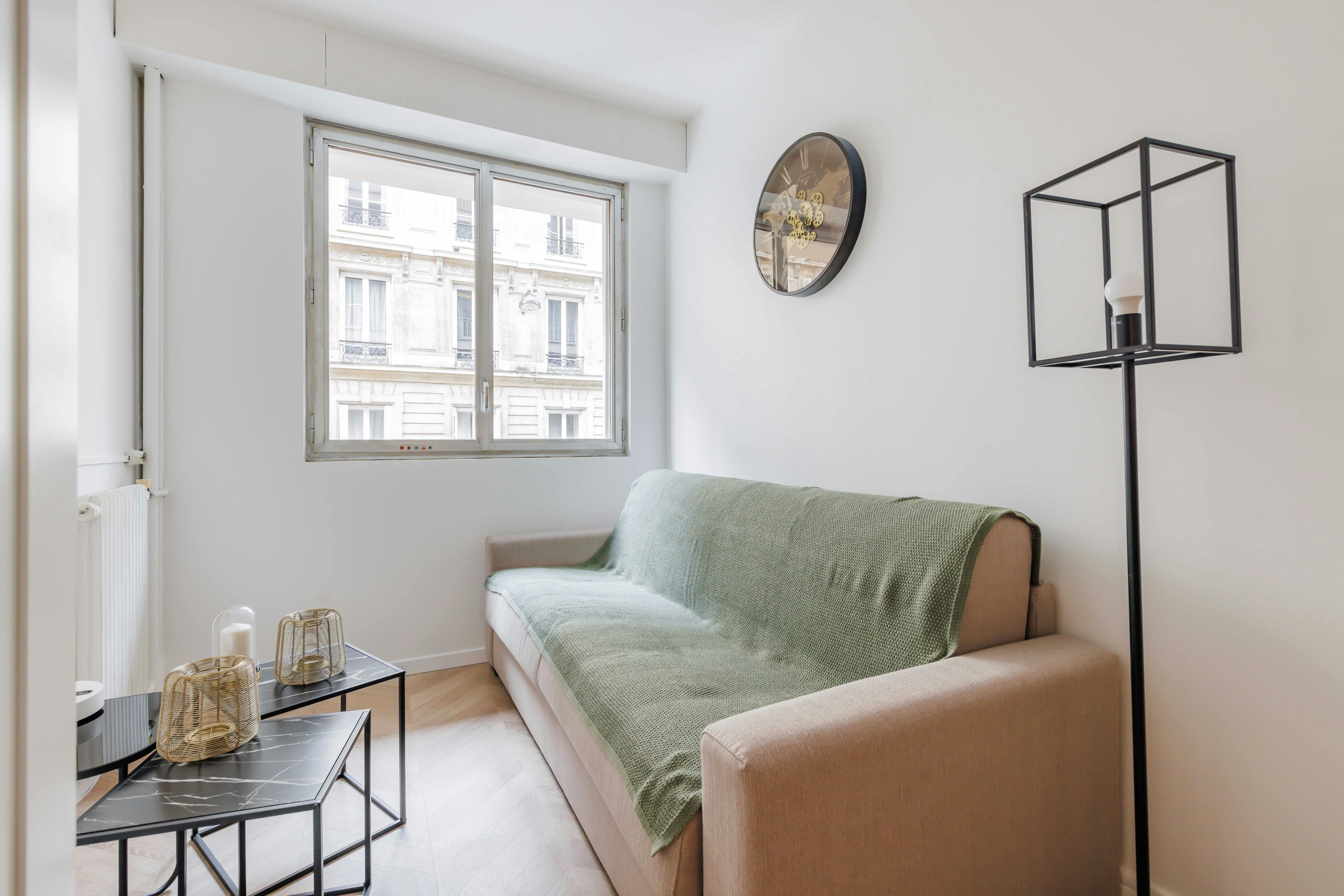 Studio te huur voor € 1.322 per maand in Paris, Rue Galilée