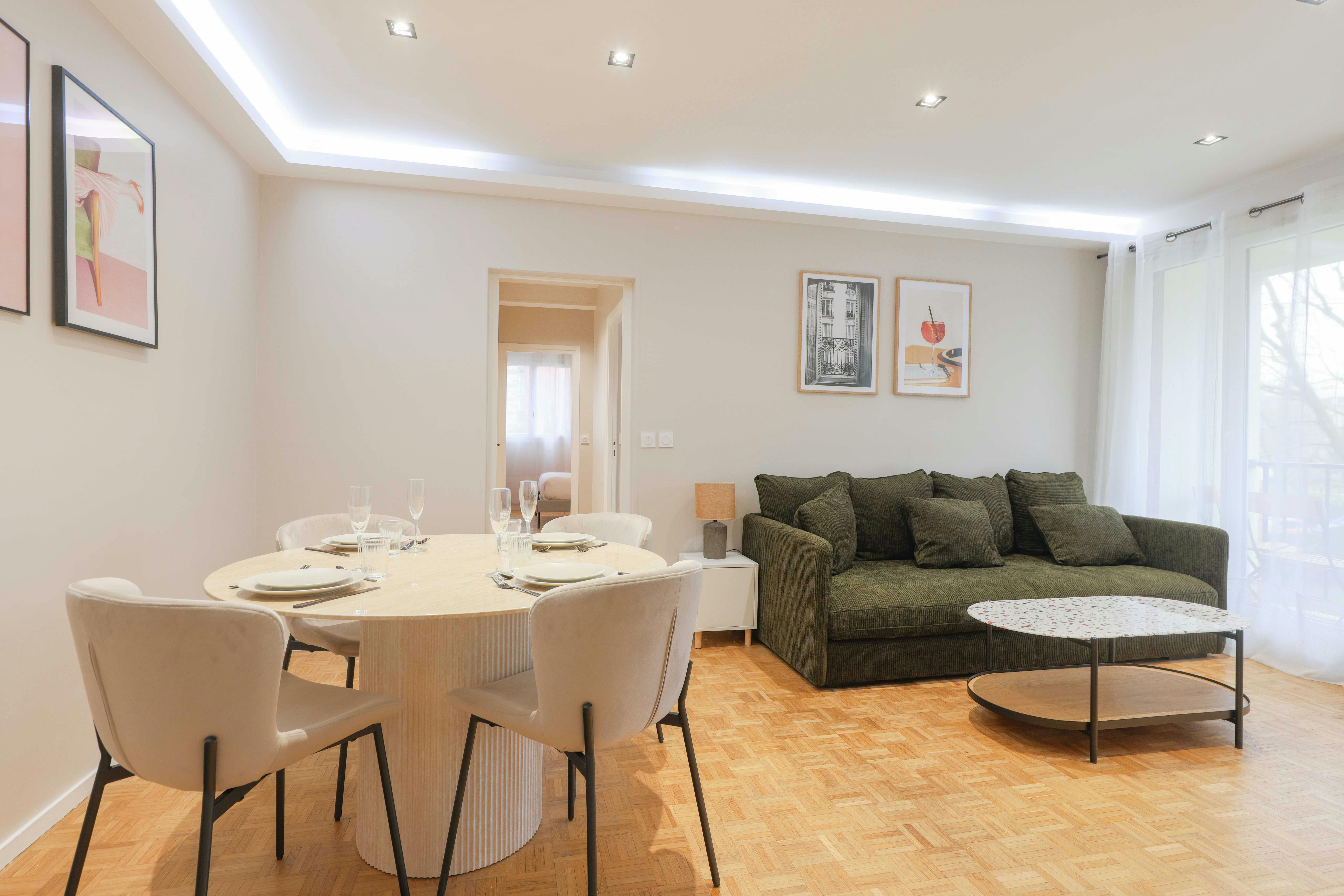 Apartment for rent for €3,990 per month in Boulogne-Billancourt, Rue Denfert Rochereau