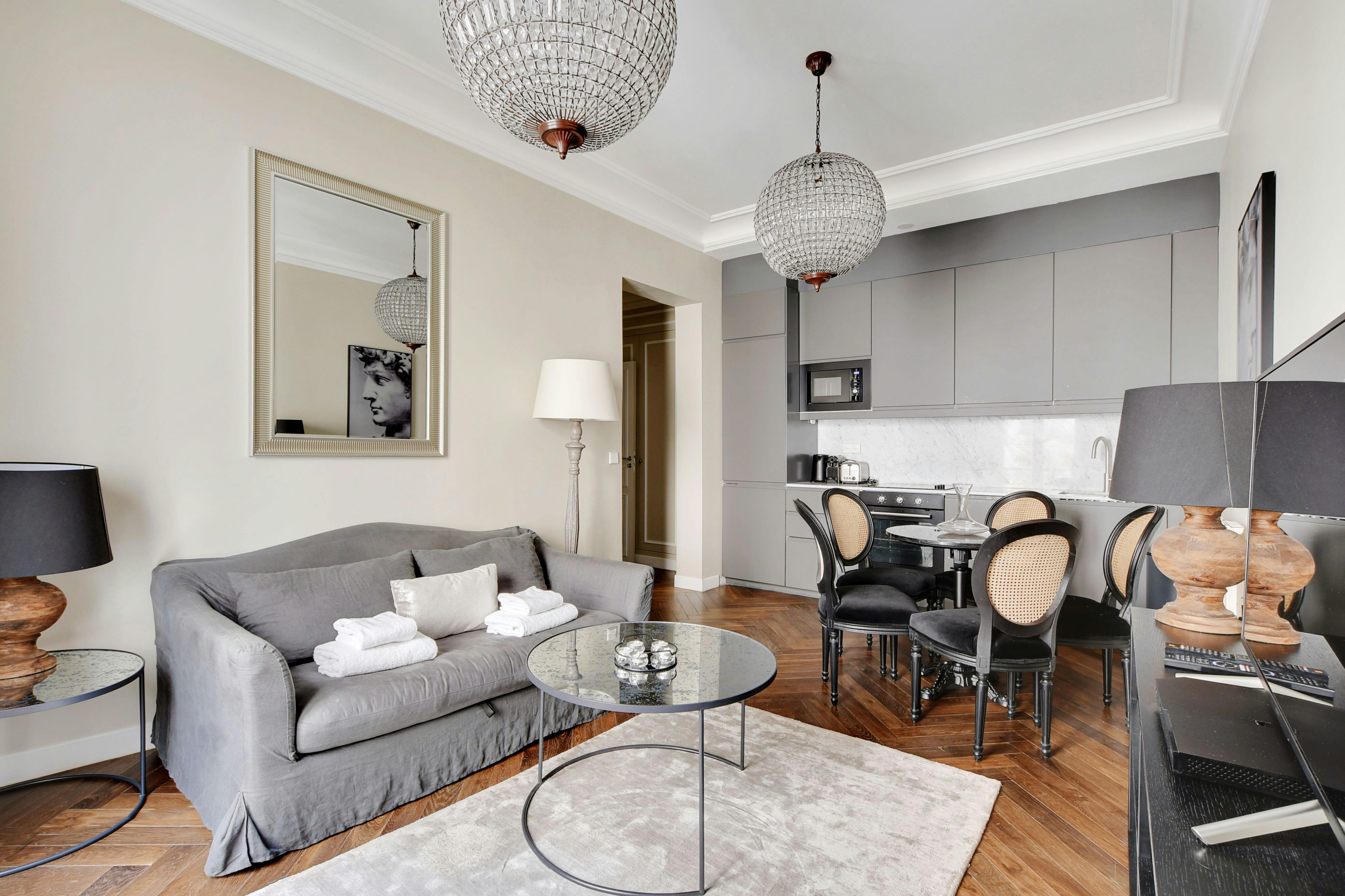 Apartment for rent for €3,226 per month in Paris, Rue de la Pompe