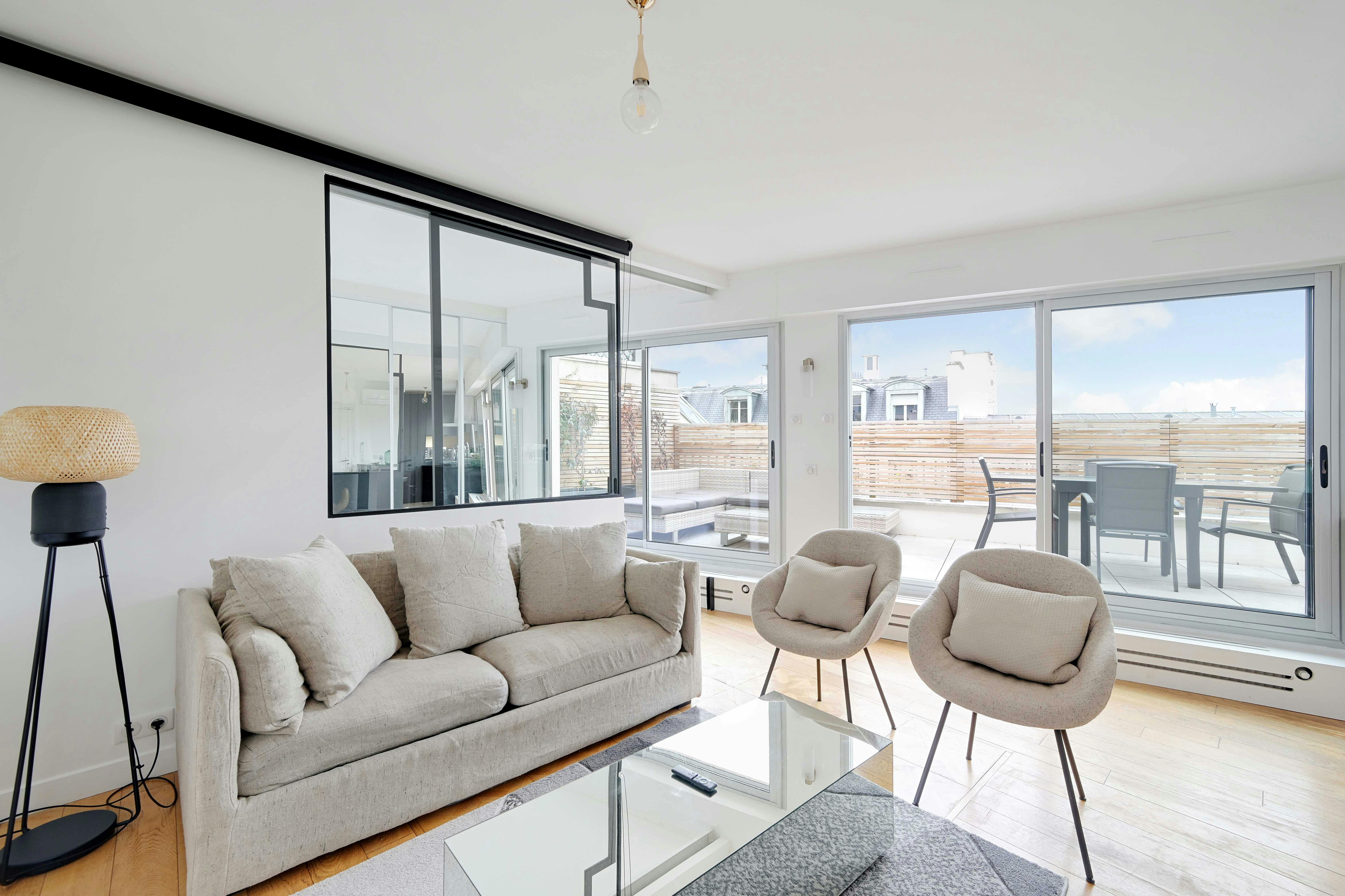 Apartment for rent for €3,420 per month in Paris, Rue du Cherche-Midi