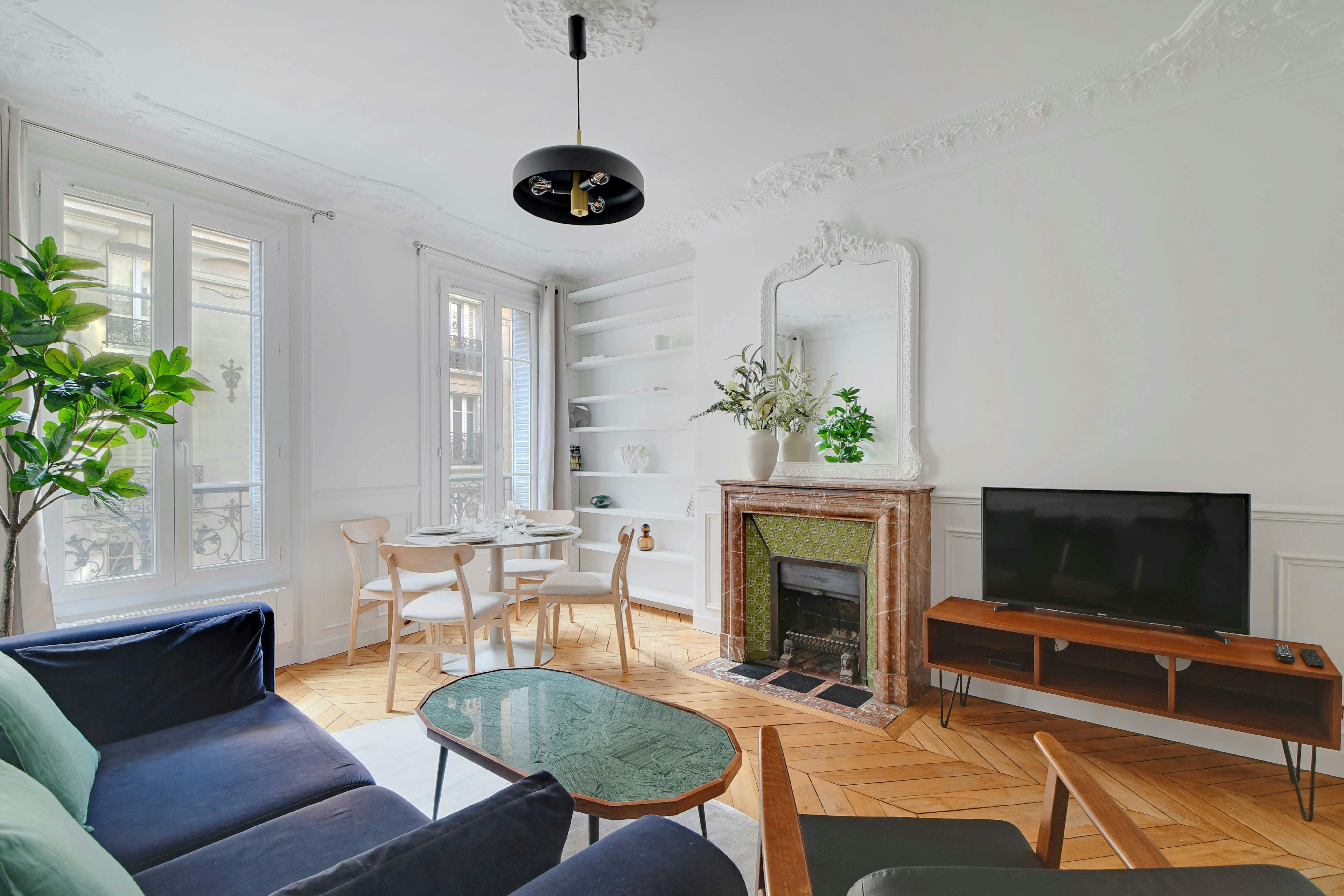 Apartment for rent for €4,560 per month in Paris, Rue Larrey