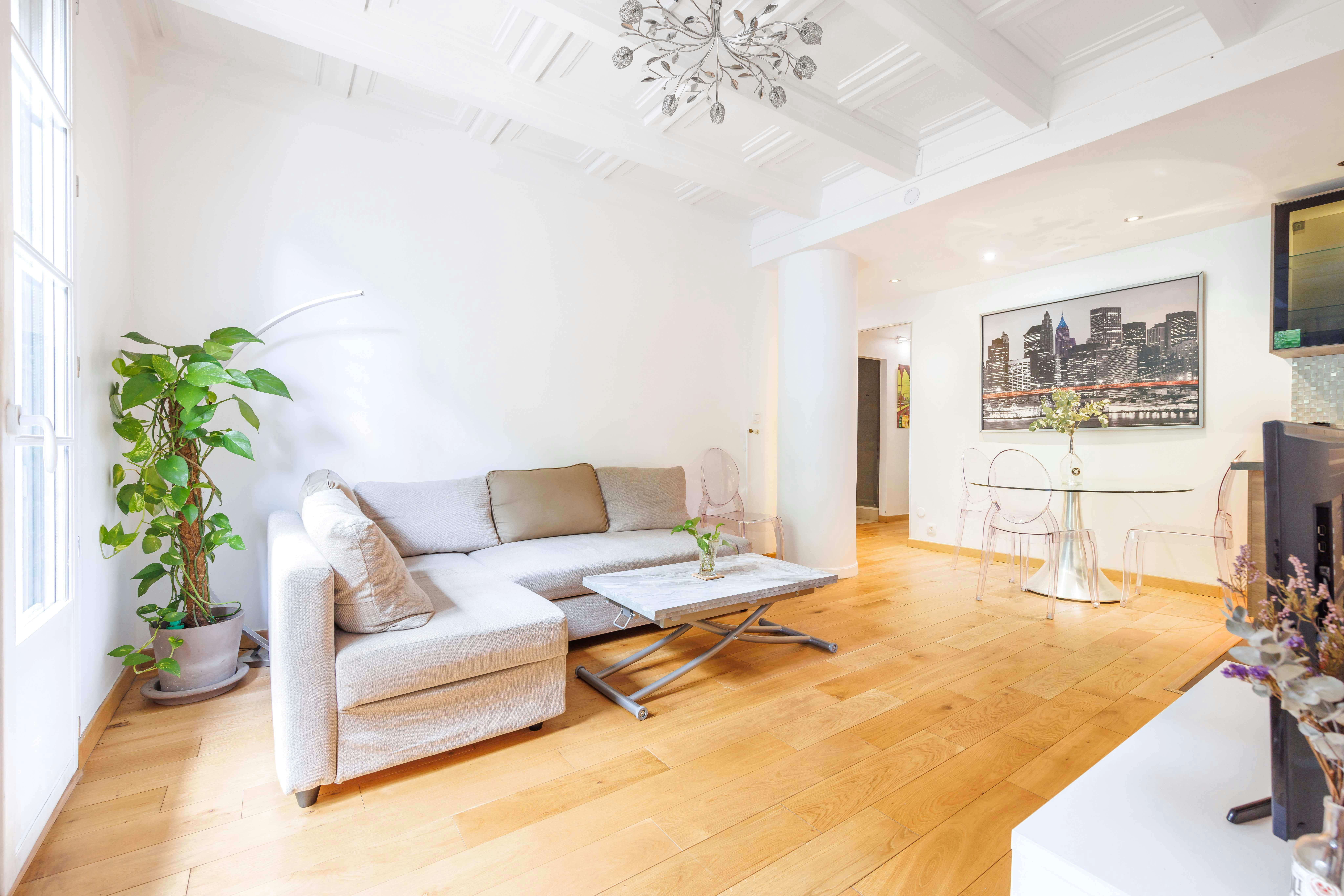 Apartment for rent for €4,104 per month in Paris, Avenue de Versailles