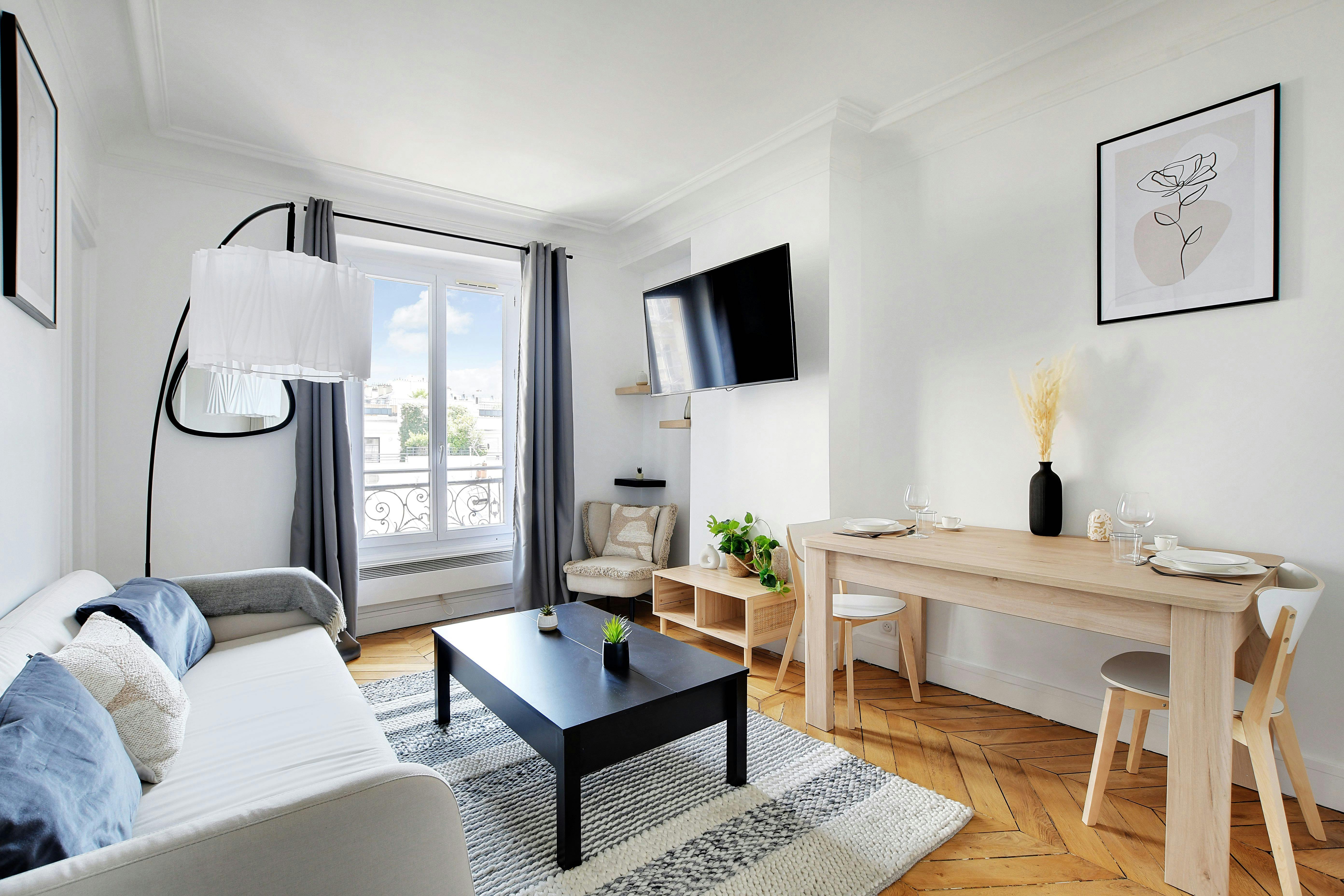 Boulevard Voltaire, Paris preview