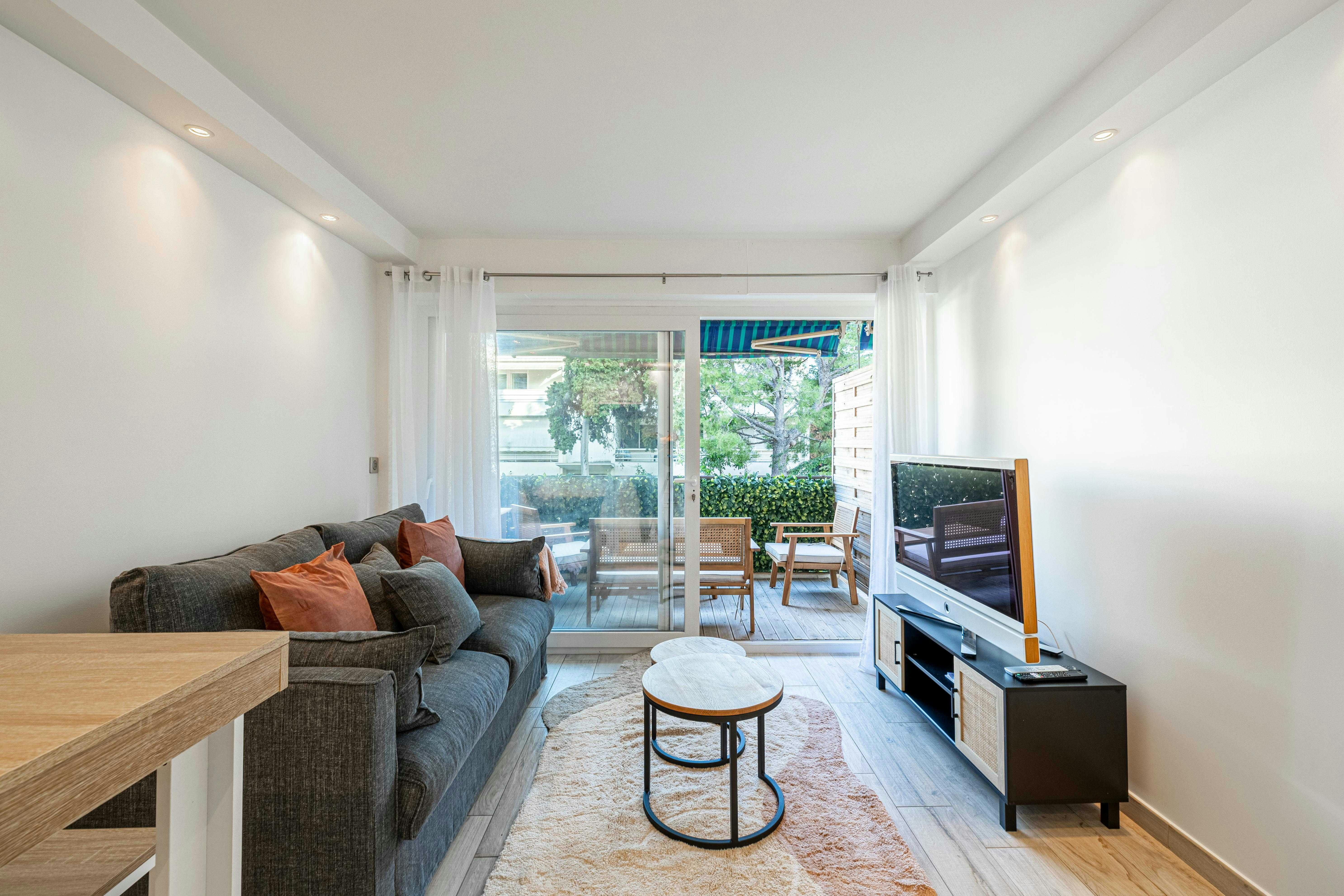 Wohnung zu mieten für 1.368 € pro Monat in Cannes, Rue Jean Cresp