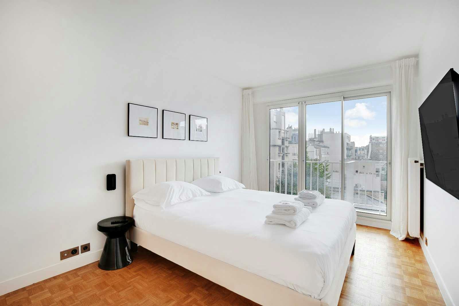 Apartment in Paris, Quartier des Ternes - More