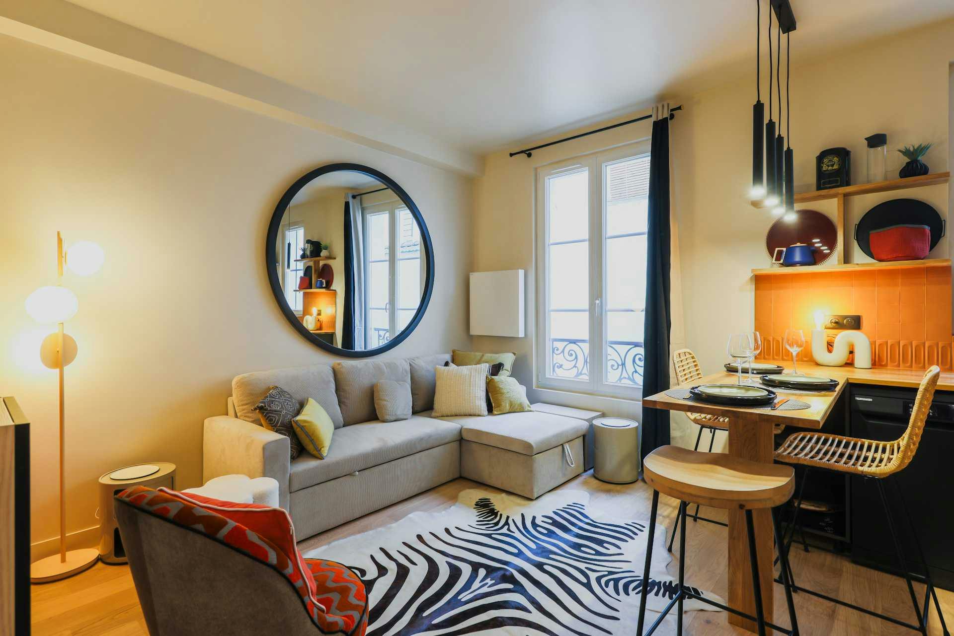 Apartment for rent for €3,648 per month in Paris, Rue Brézin