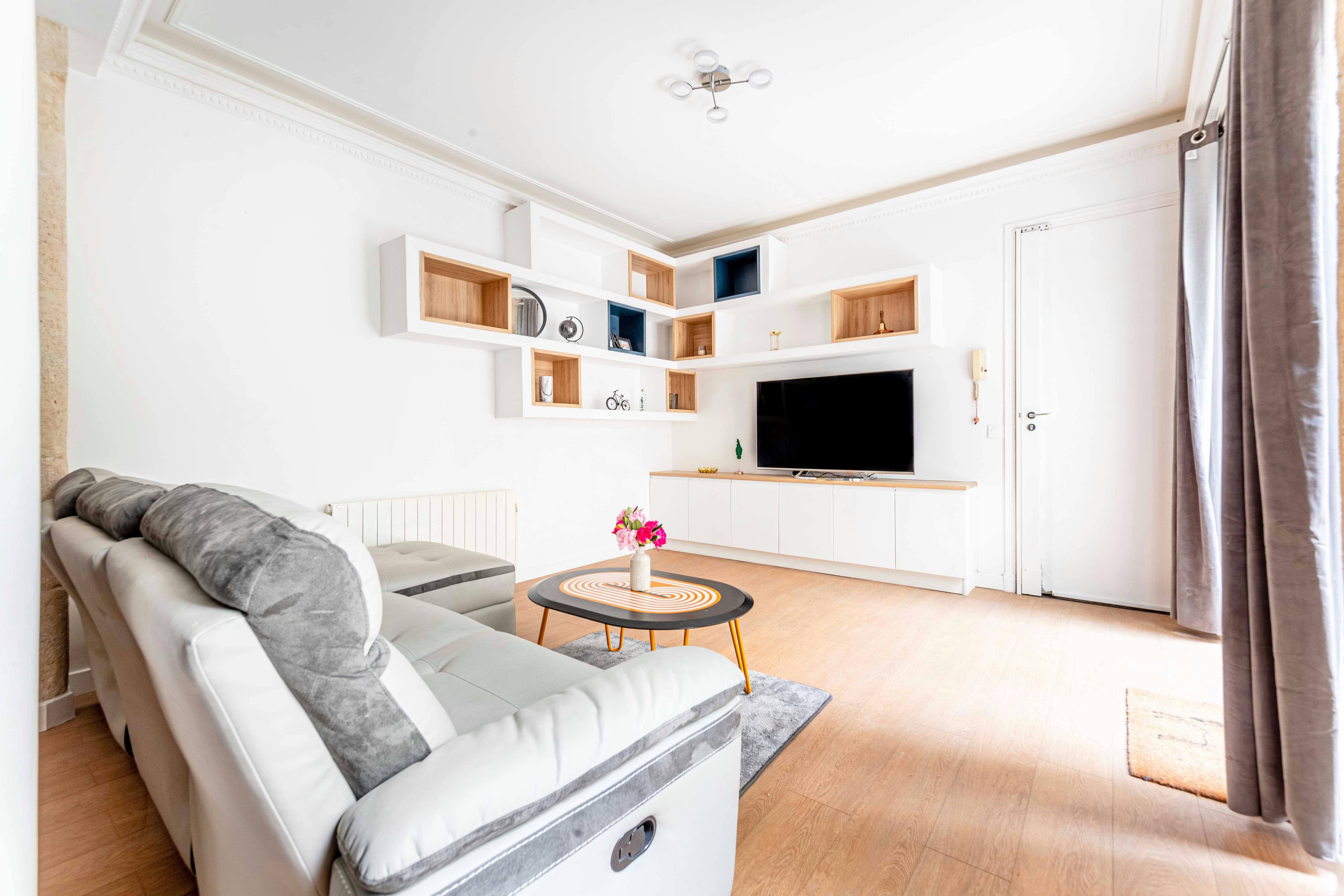 Apartment for rent for €4,674 per month in Paris, Rue de Ponthieu