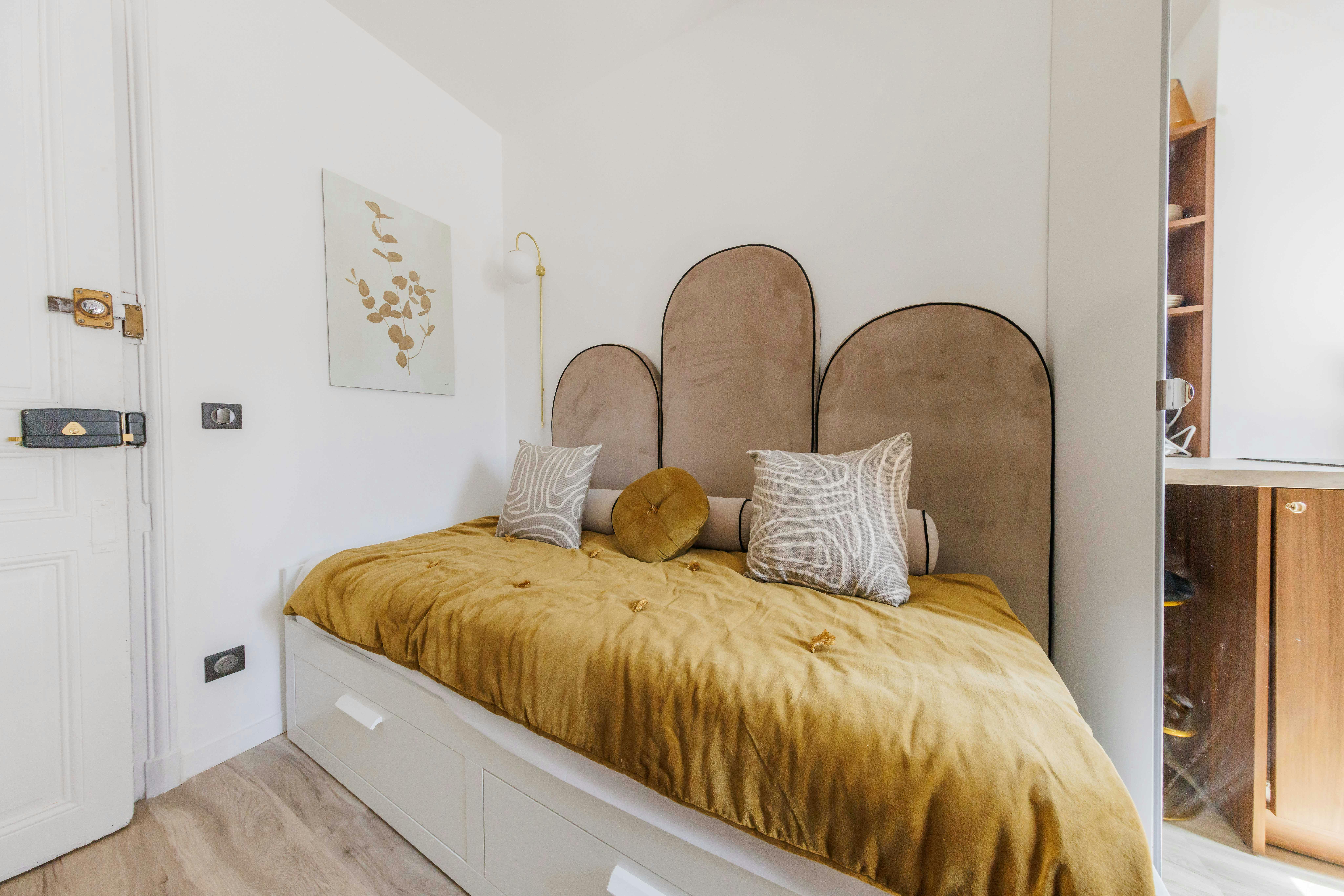 Studio for rent for €1,208 per month in Paris, Rue de la Pompe