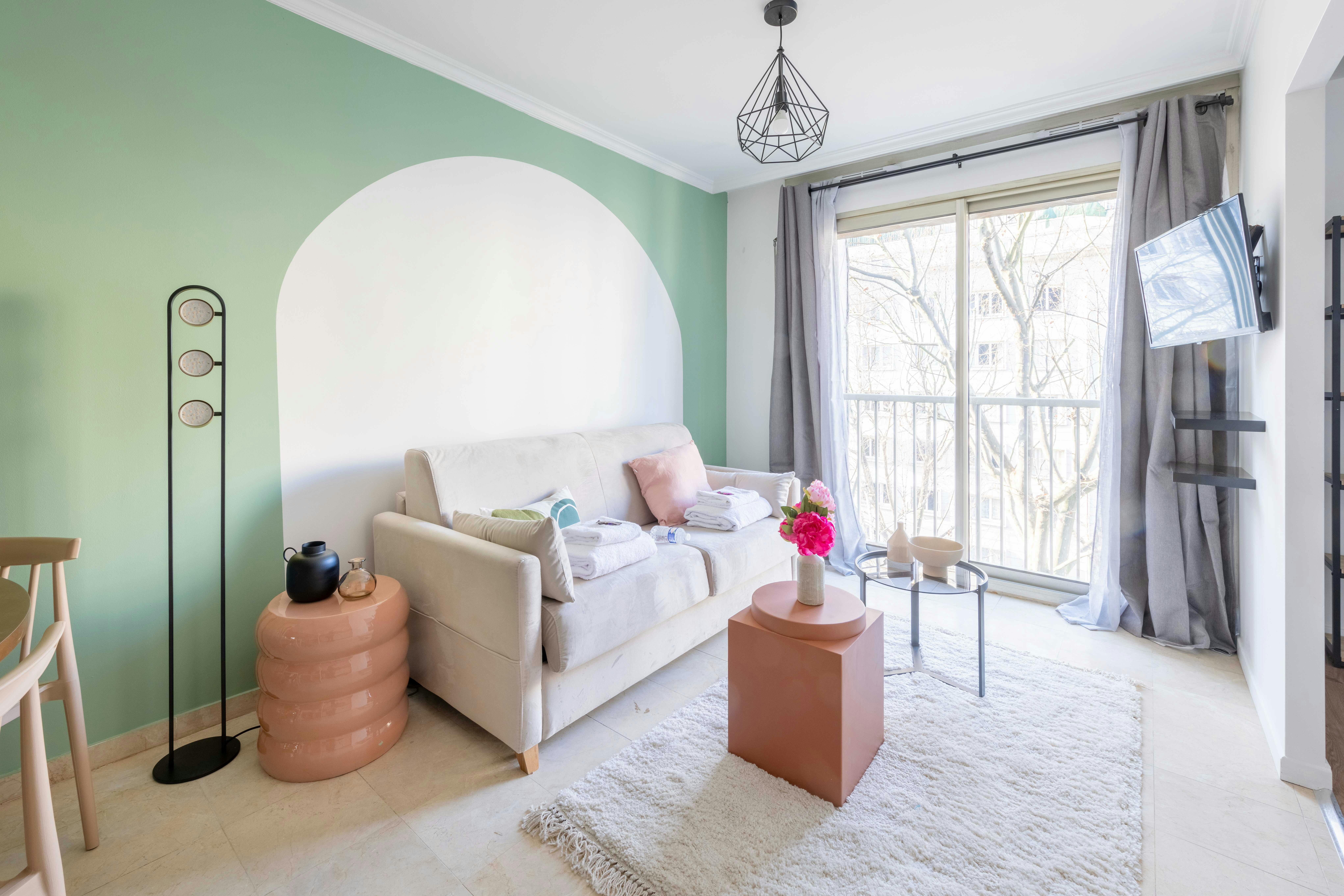 Apartment for rent for €2,679 per month in Paris, Avenue de Verdun