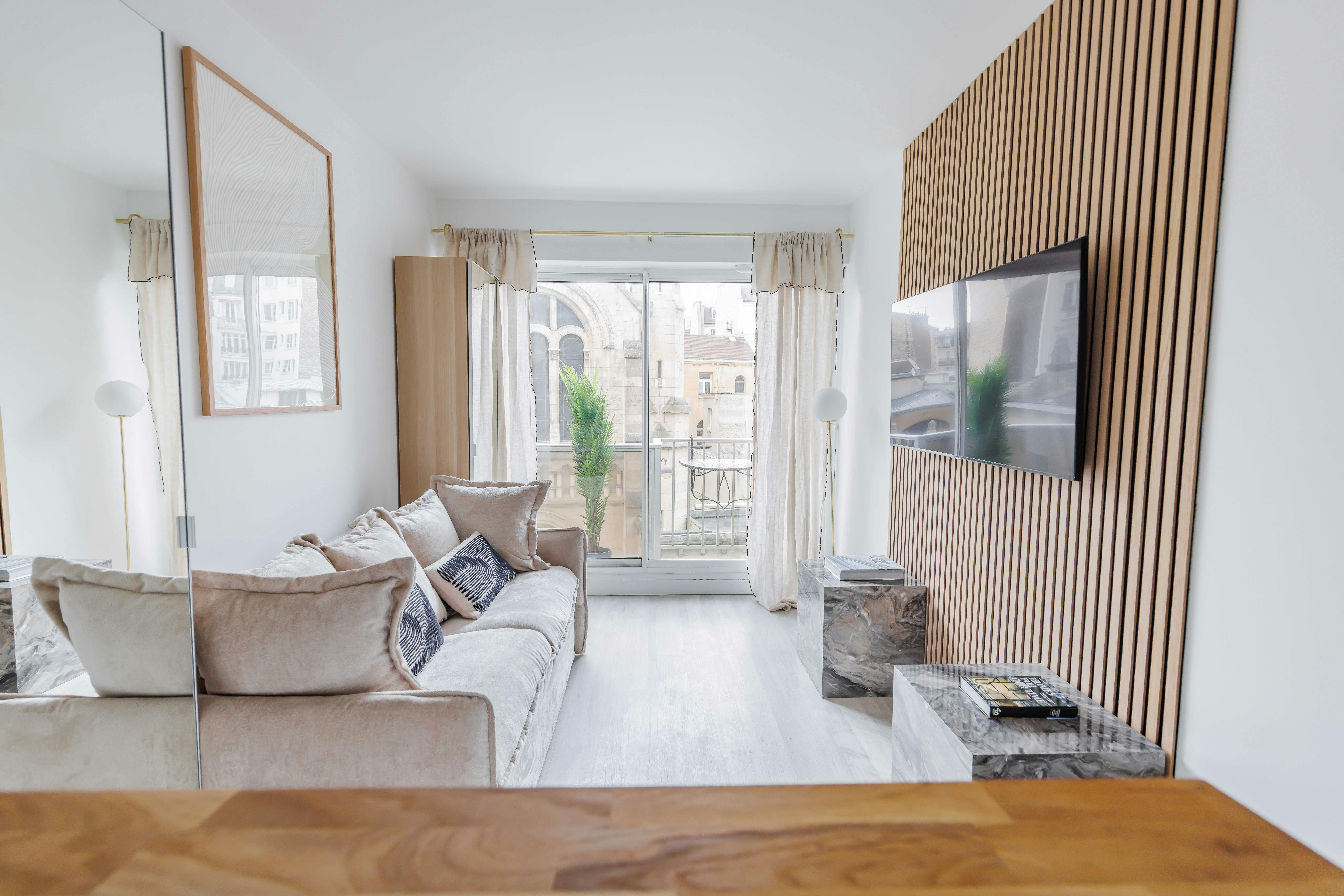 Studio for rent for €1,984 per month in Paris, Rue de la Pompe
