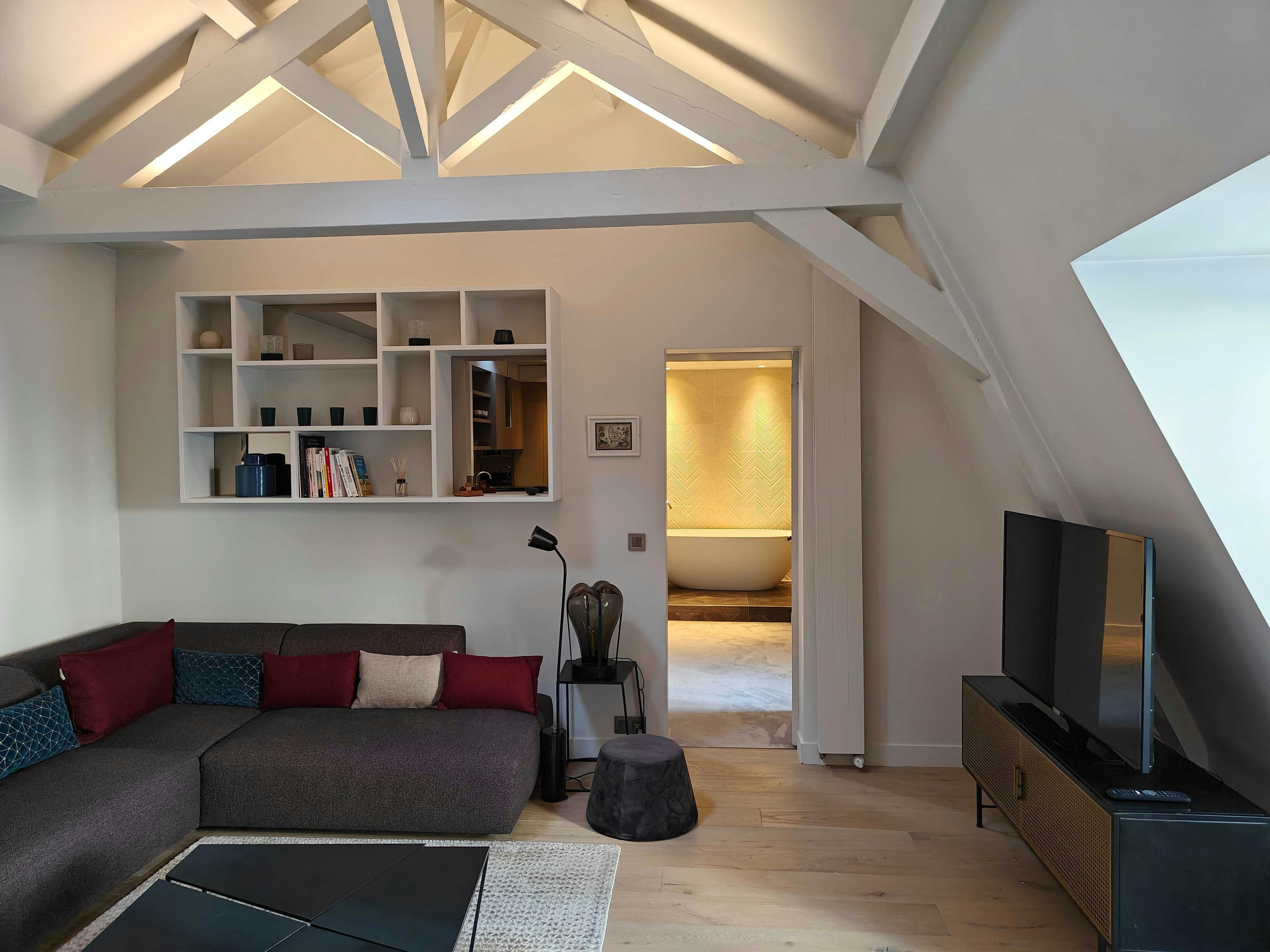 Apartment for rent for €6,042 per month in Paris, Rue Hautefeuille