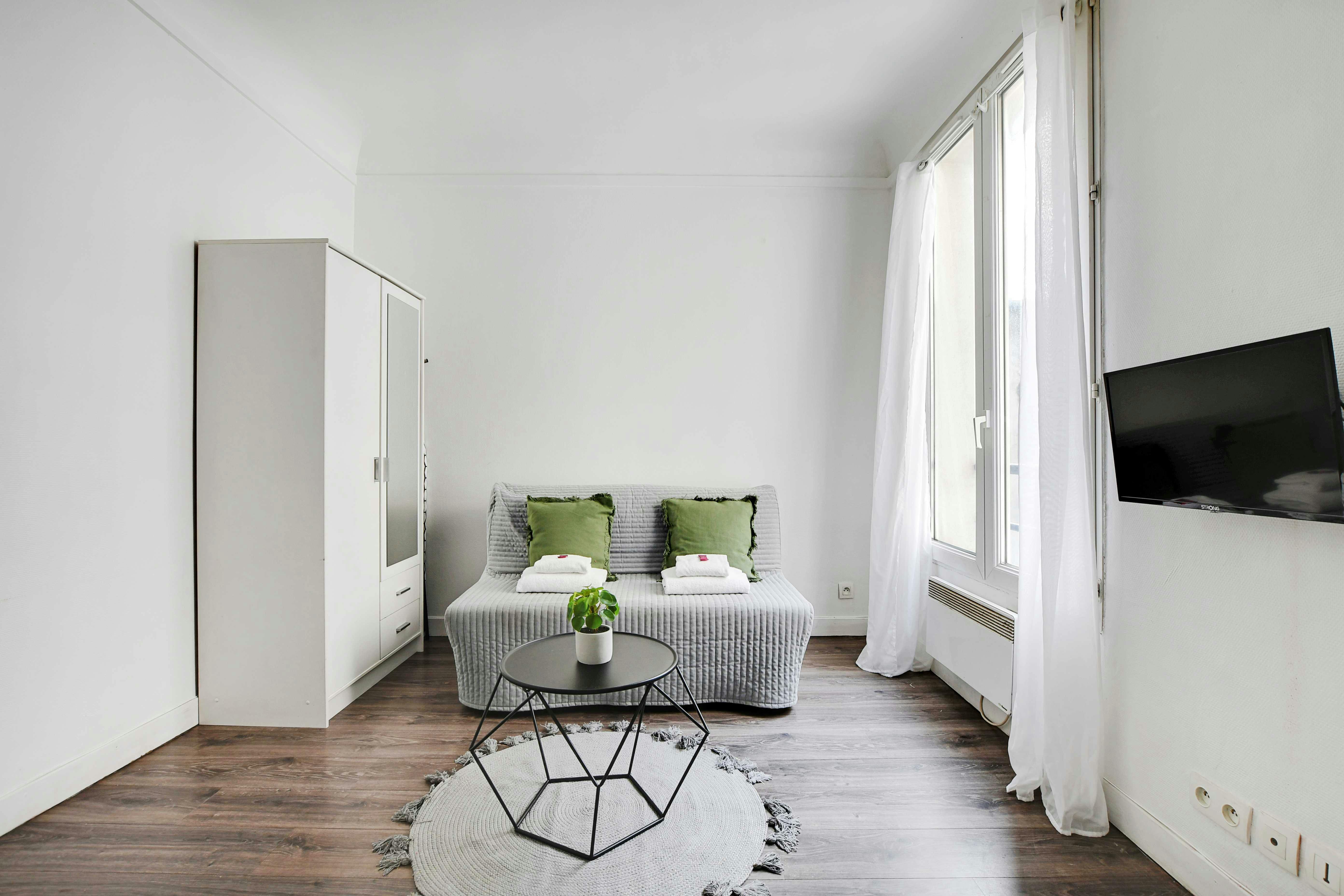 Impasse de la Défense, Paris preview