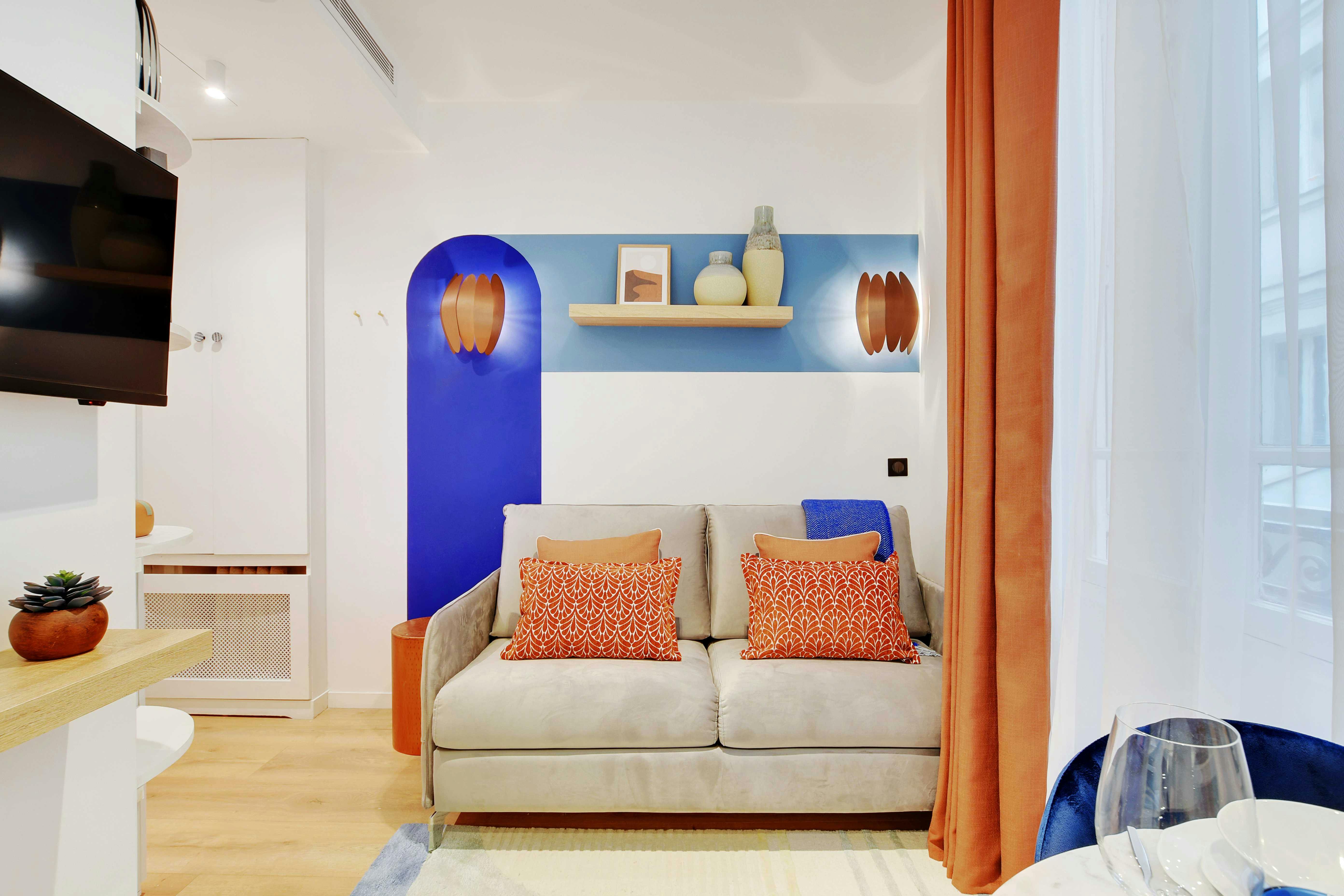 Rue Balzac, Paris preview