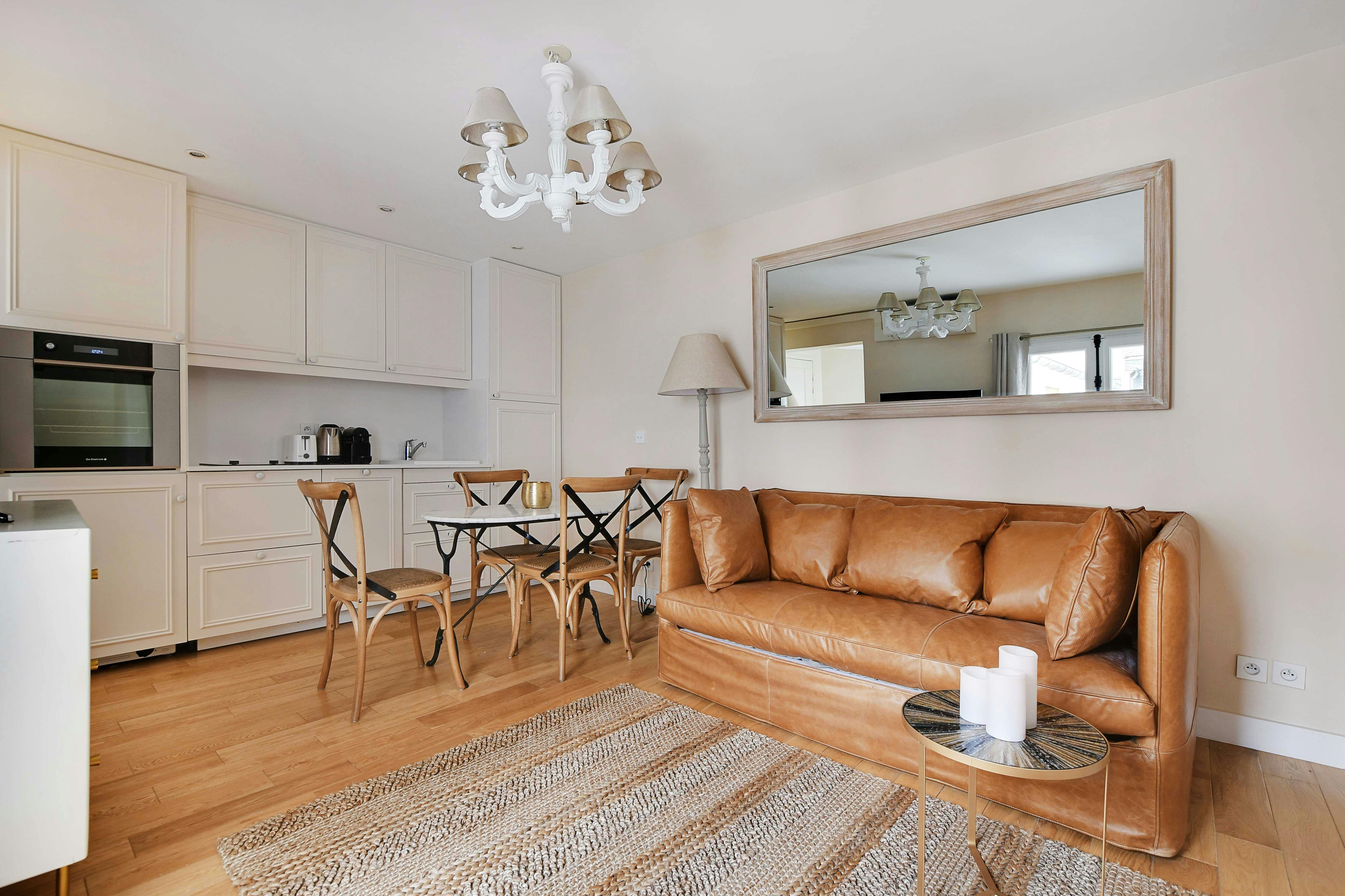 Apartment for rent for €4,104 per month in Paris, Rue de Lille