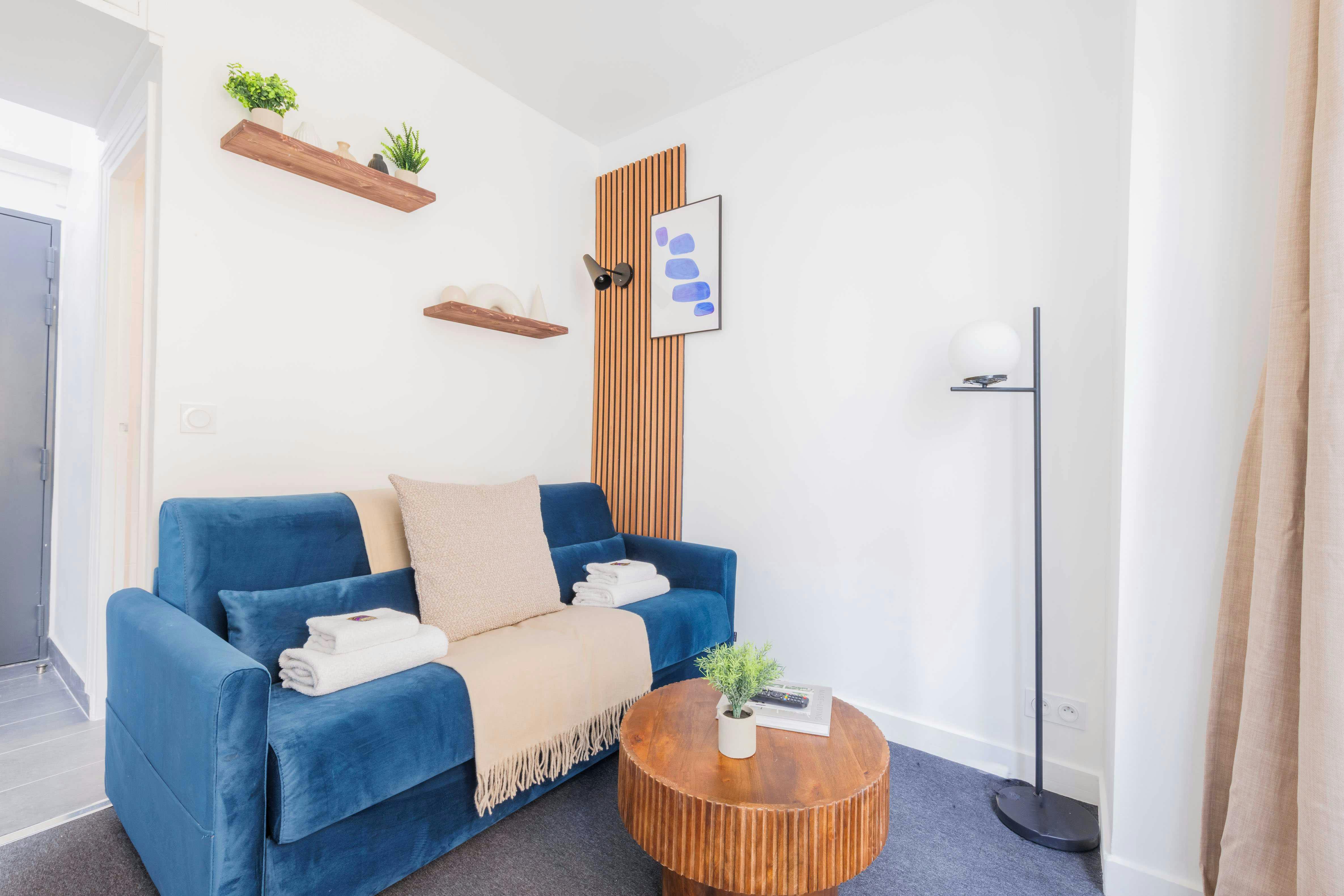 Studio for rent for €1,596 per month in Paris, Rue Gutenberg