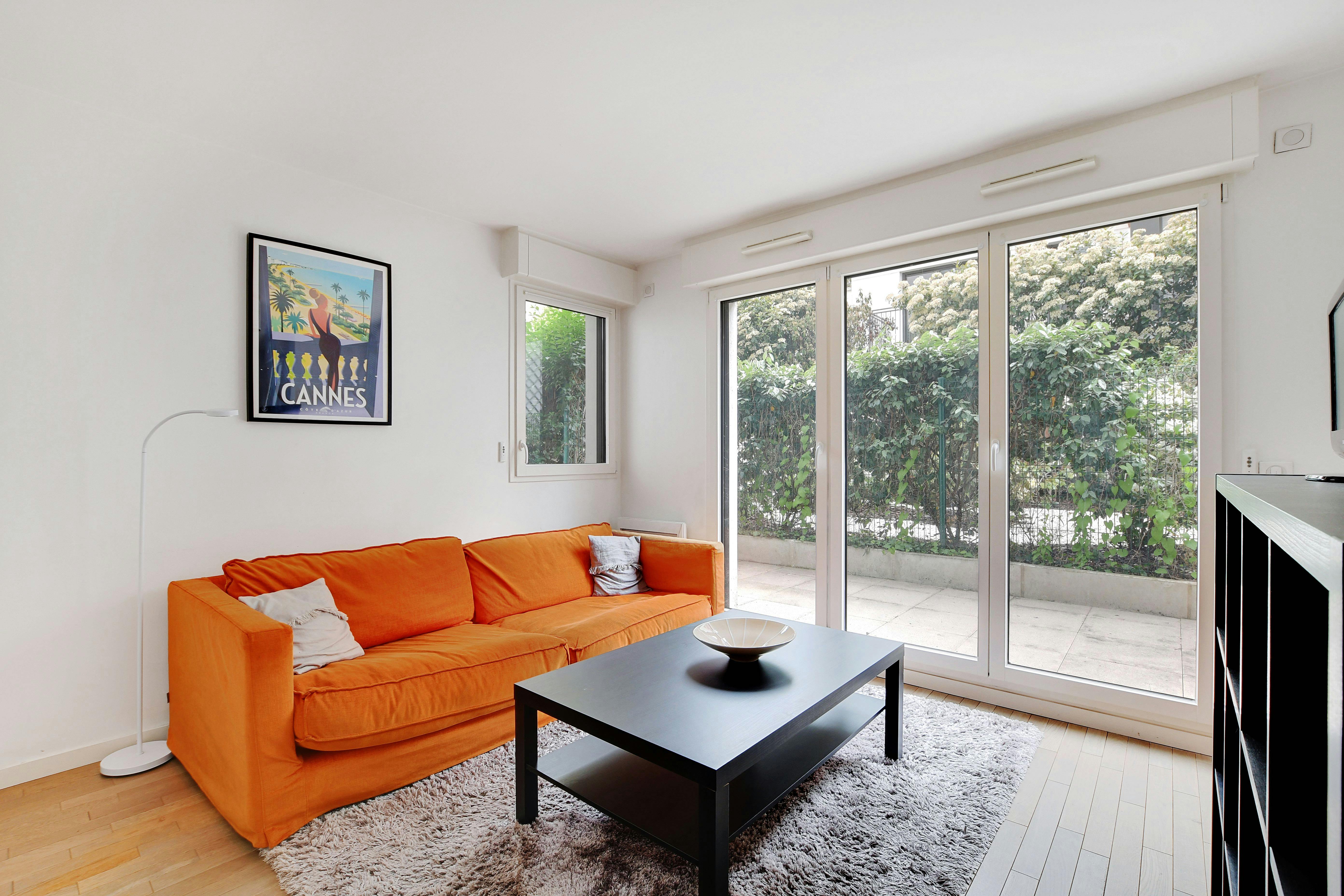 Rue Victor Hugo, Courbevoie preview