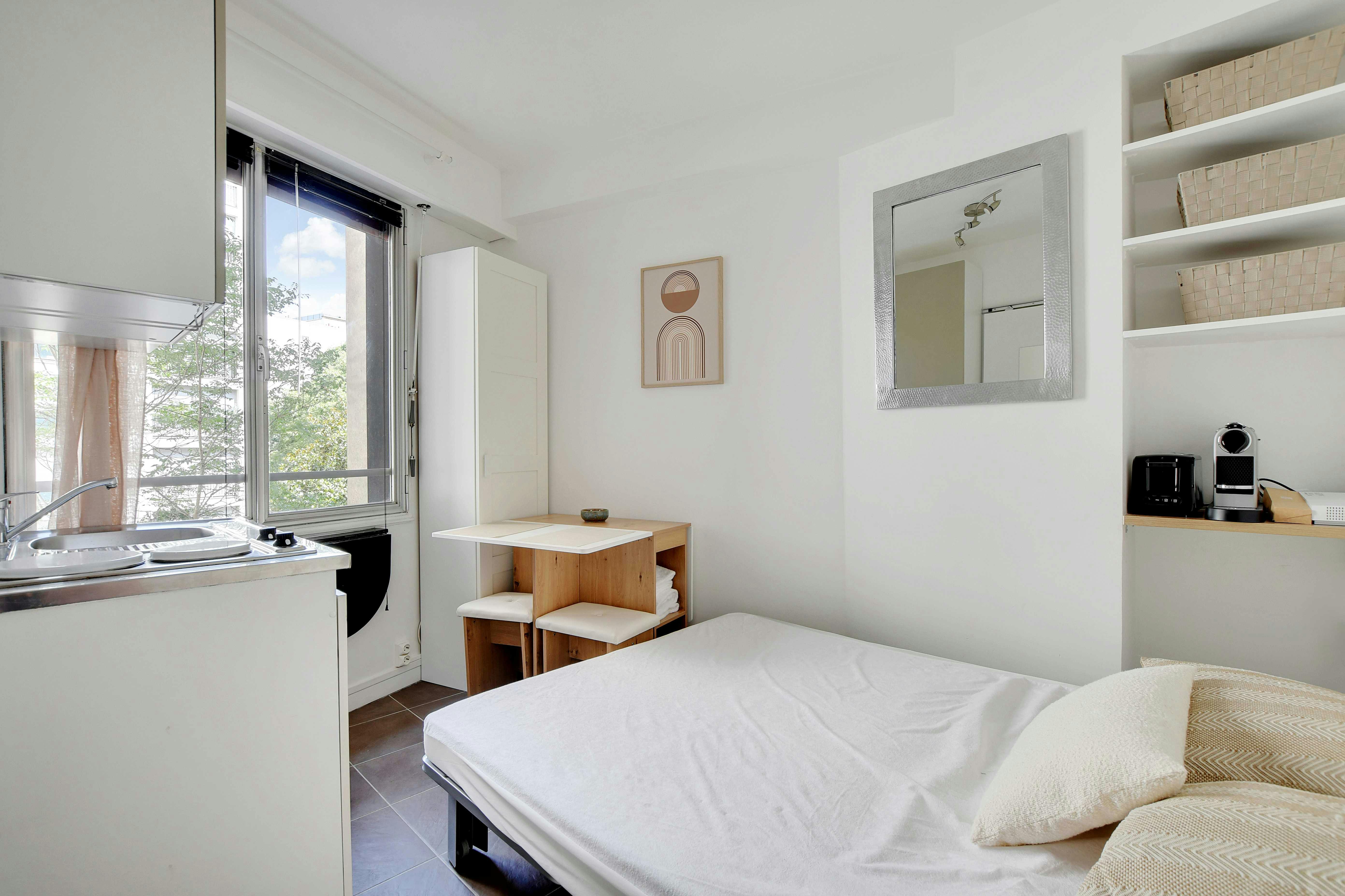 Studio à louer pour 1 710 €/mois à Paris, Avenue Paul Doumer