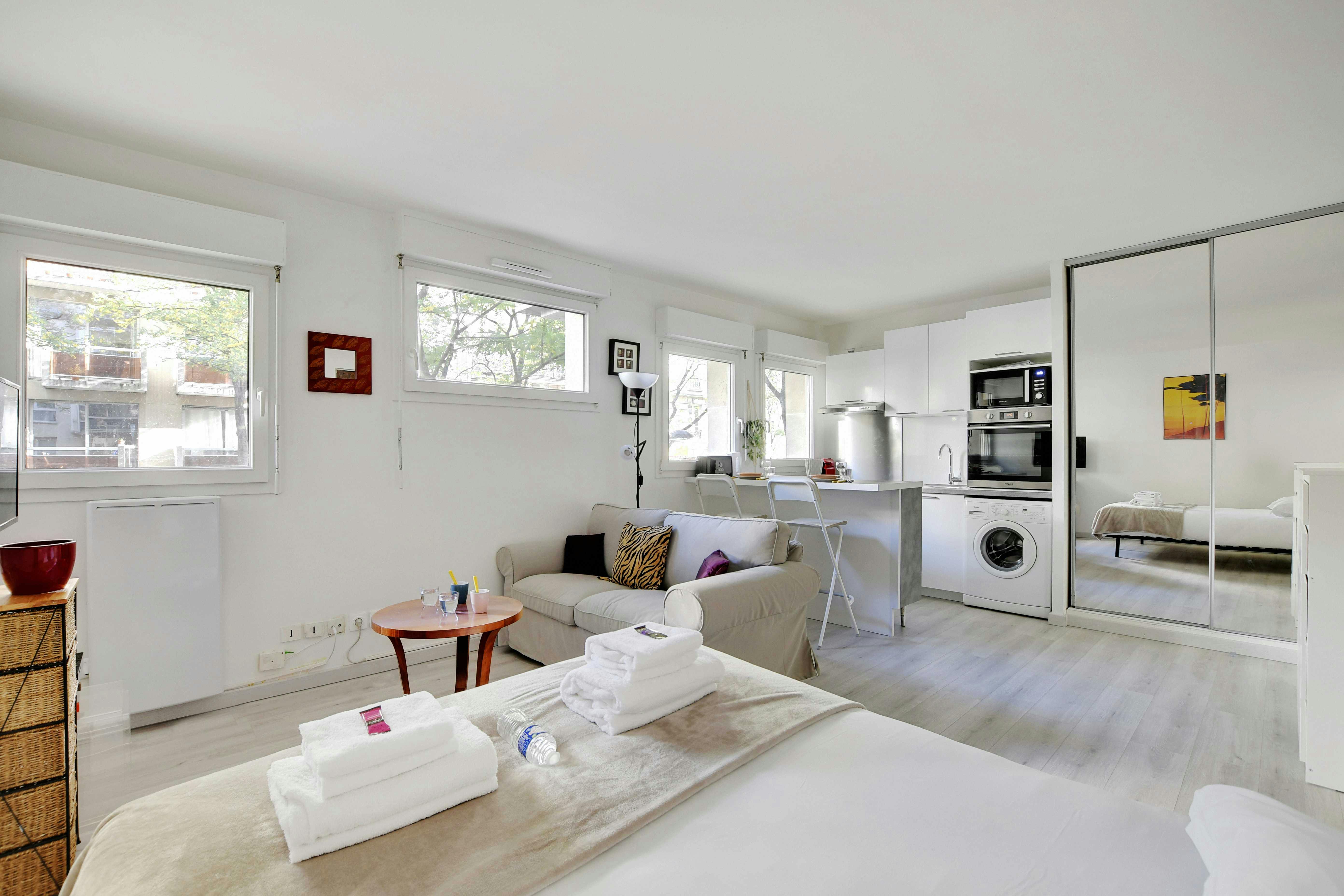 Avenue Secrétan, Paris preview