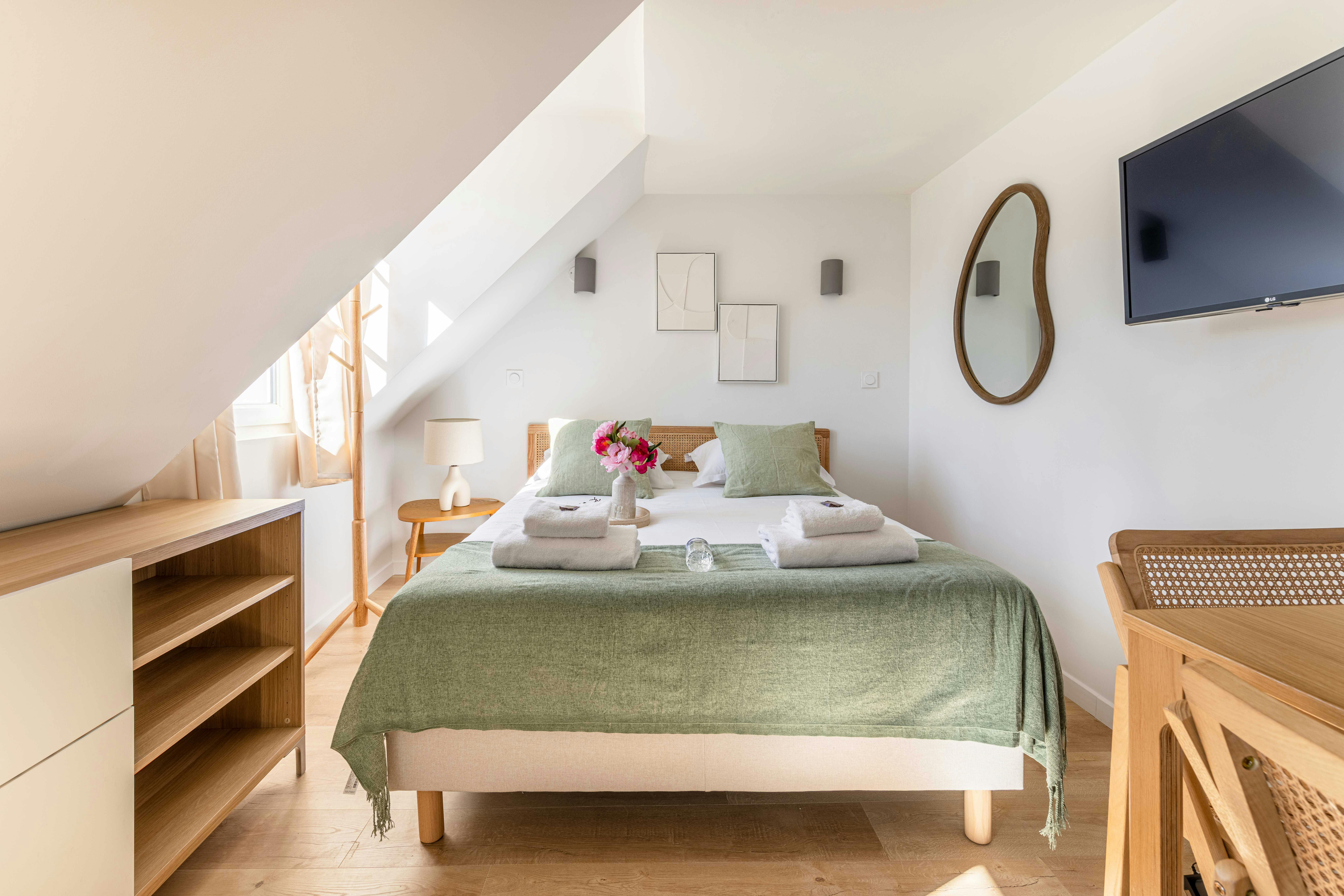 Rue Rambuteau, Paris preview