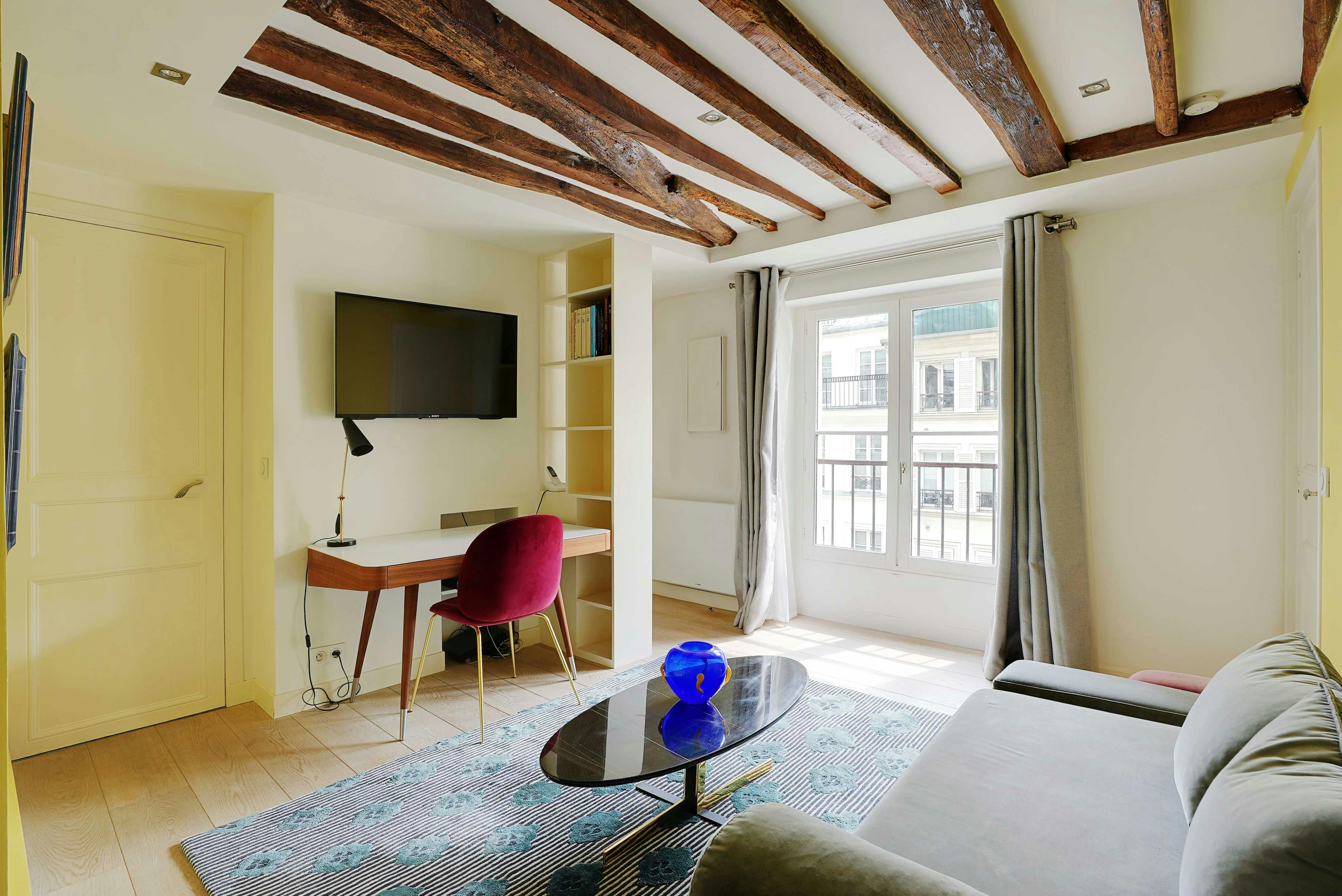 Apartment for rent for €2,622 per month in Paris, Rue Boutarel