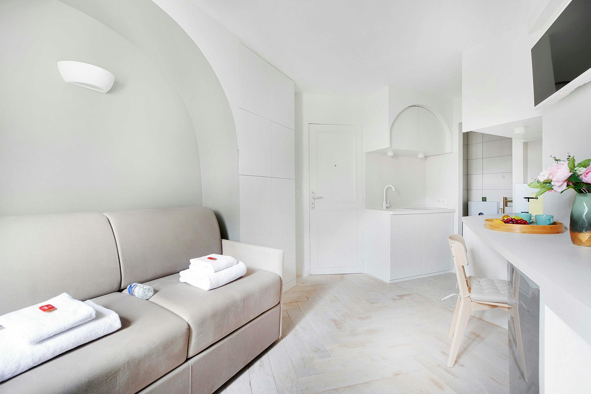 Rue des Saussaies, Paris preview